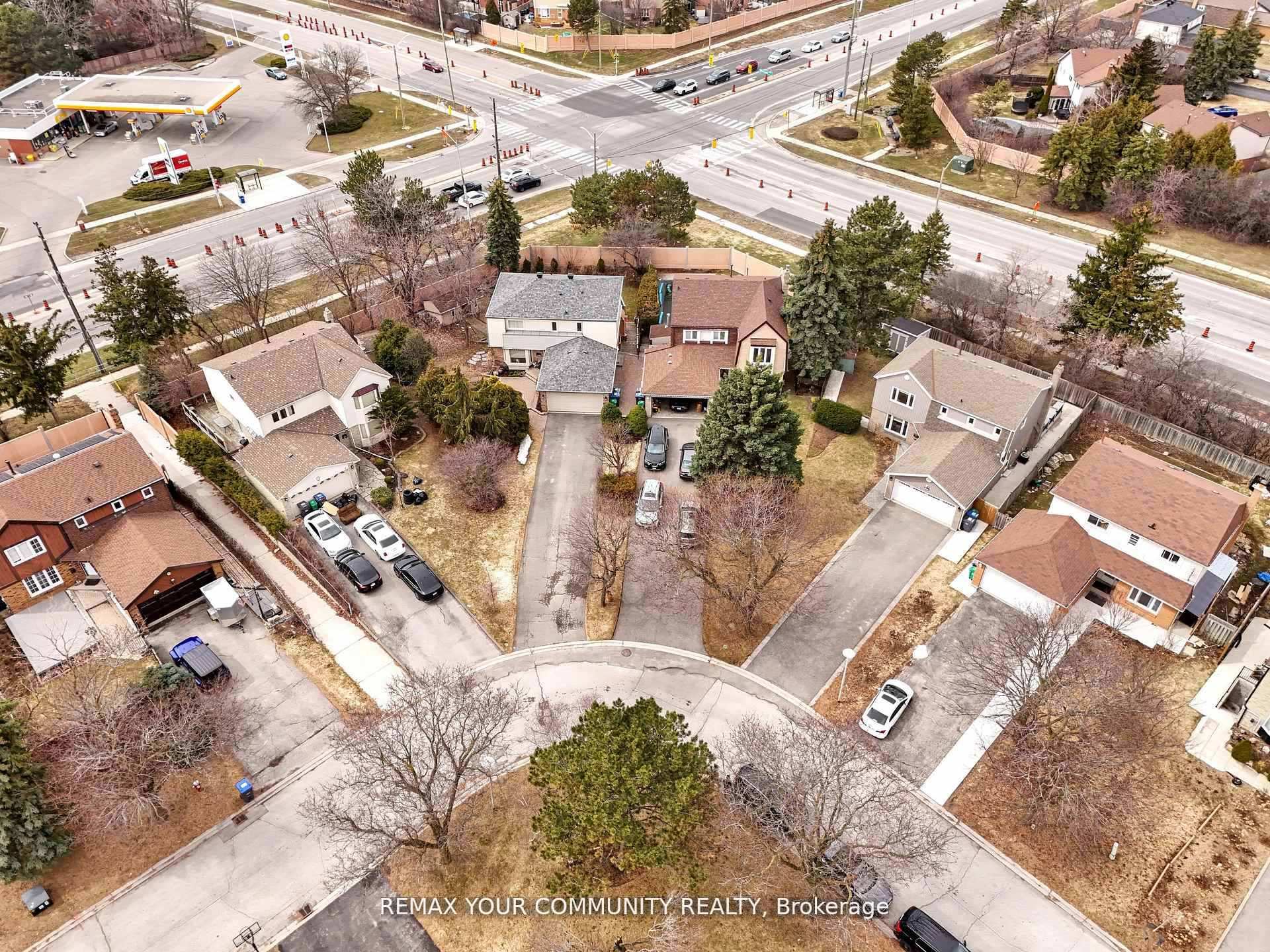 Photo 41 of 22 Madelaine Crescent, Brampton, Central Park — HOMEH