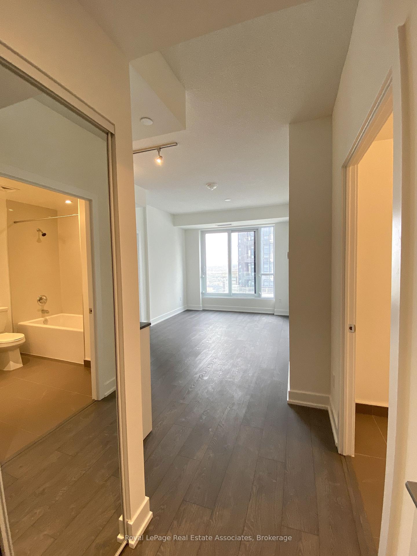 Photo 4 of Unit 3101, 7 Mabelle Avenue, Etobicoke, Islington-City Centre West — HOMEH