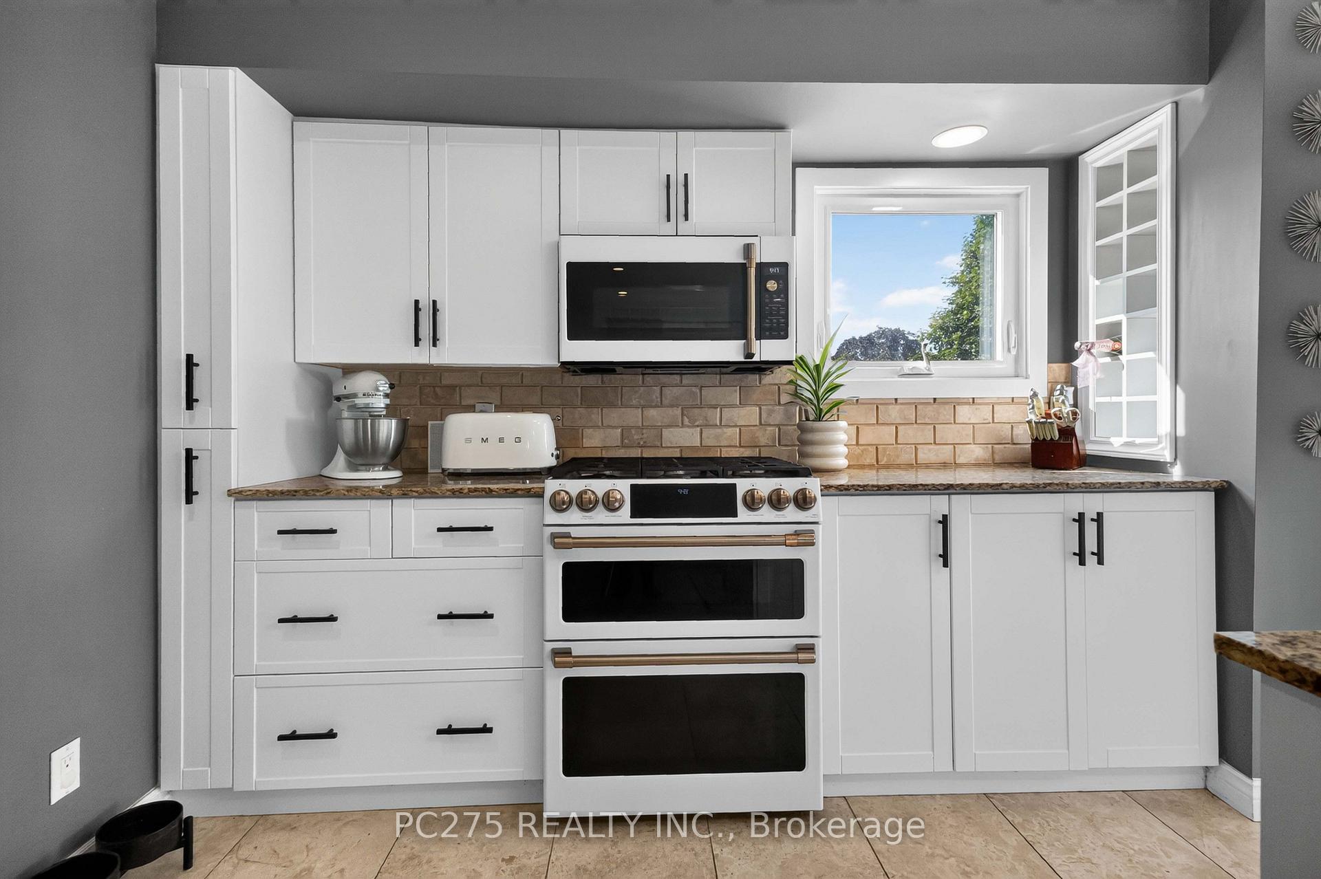 Photo 17 of 5 Field Road, London, South V — HOMEH