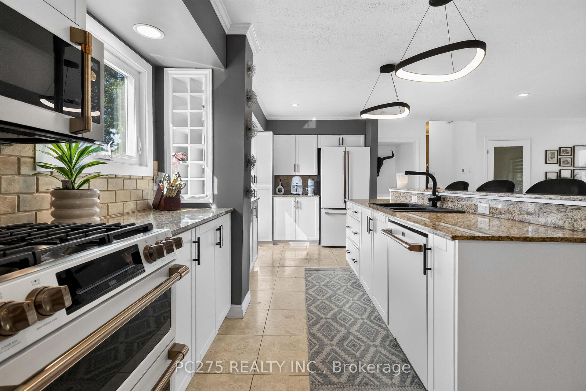 Photo 19 of 5 Field Road, London, South V — HOMEH