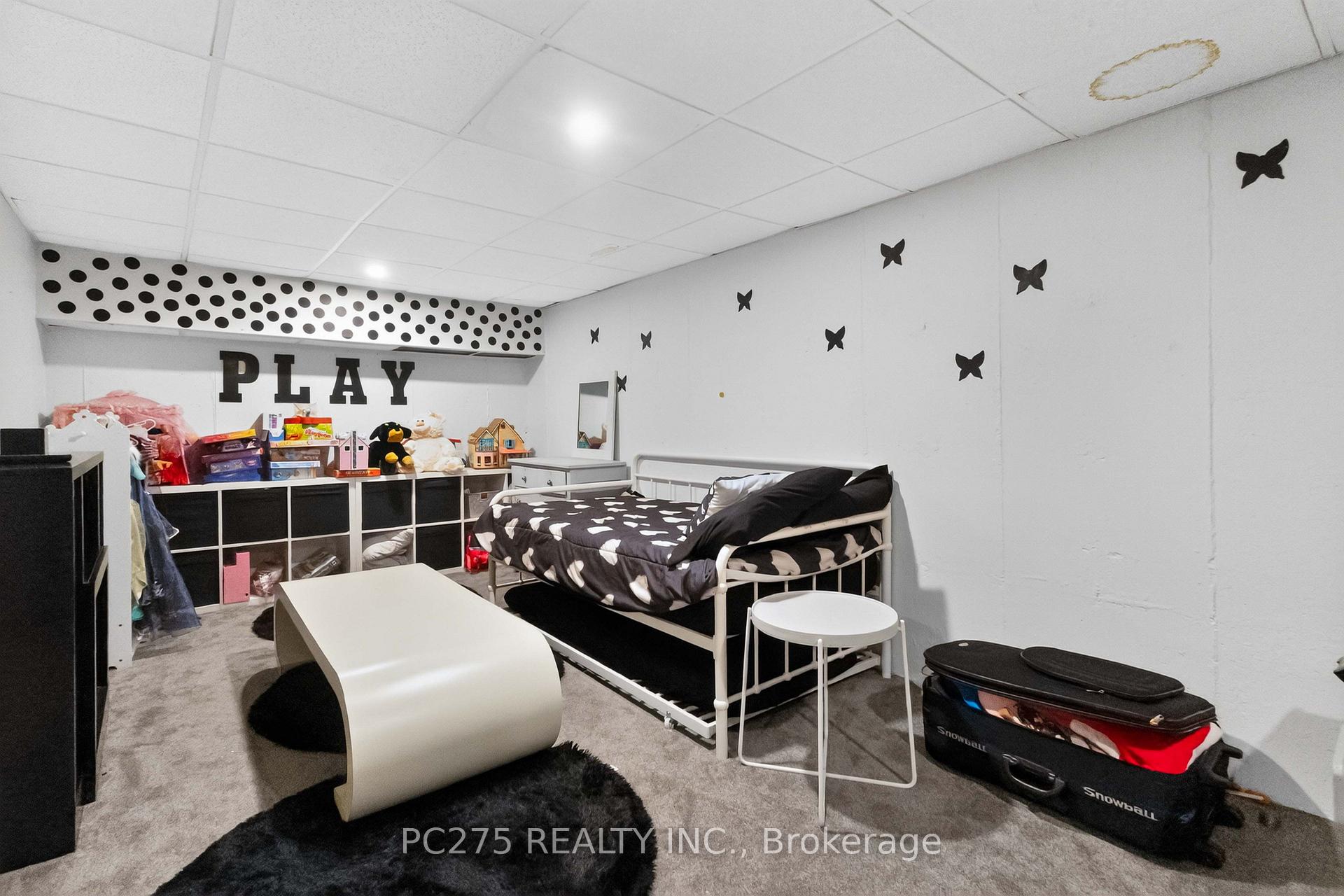 Photo 41 of 5 Field Road, London, South V — HOMEH