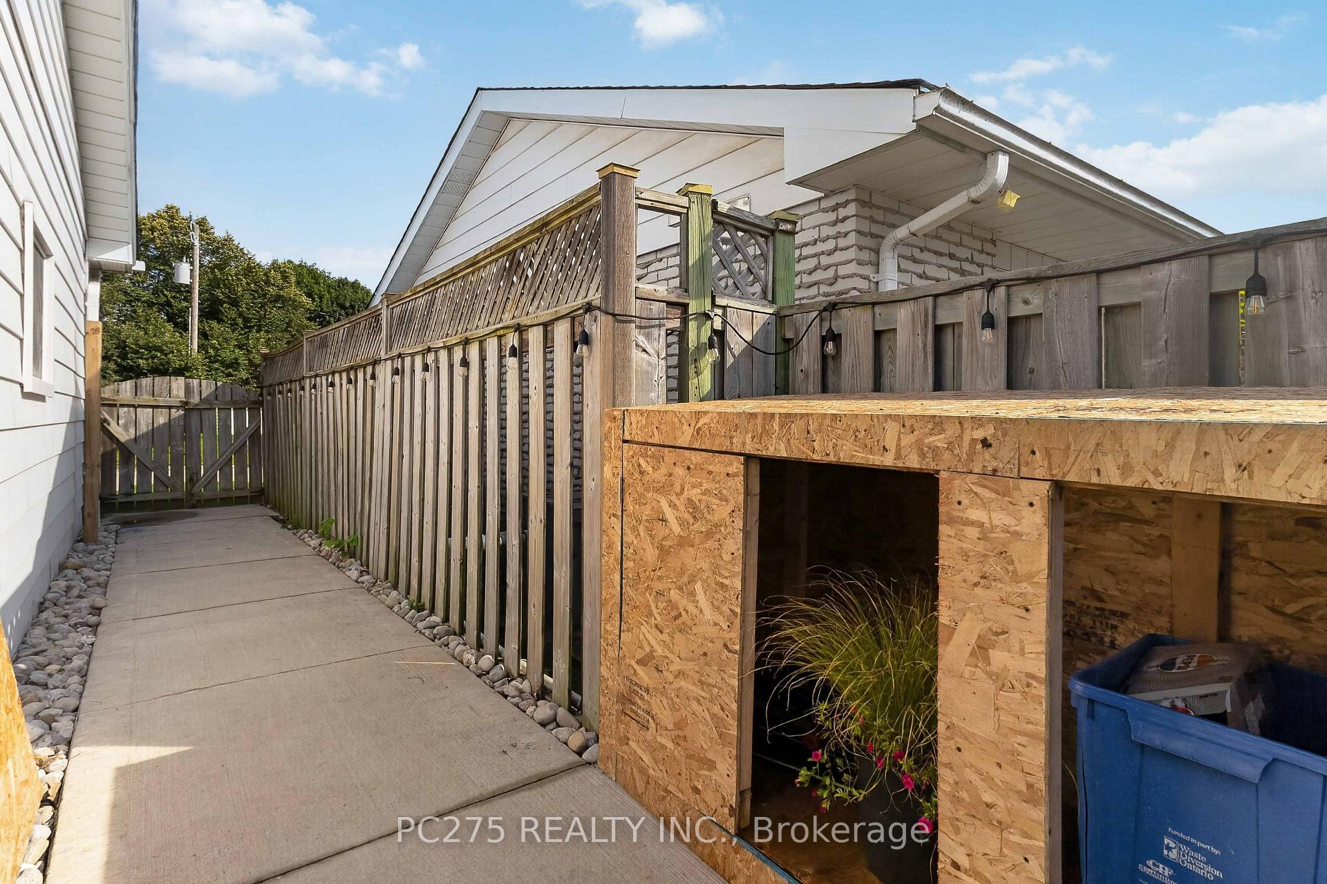Photo 44 of 5 Field Road, London, South V — HOMEH