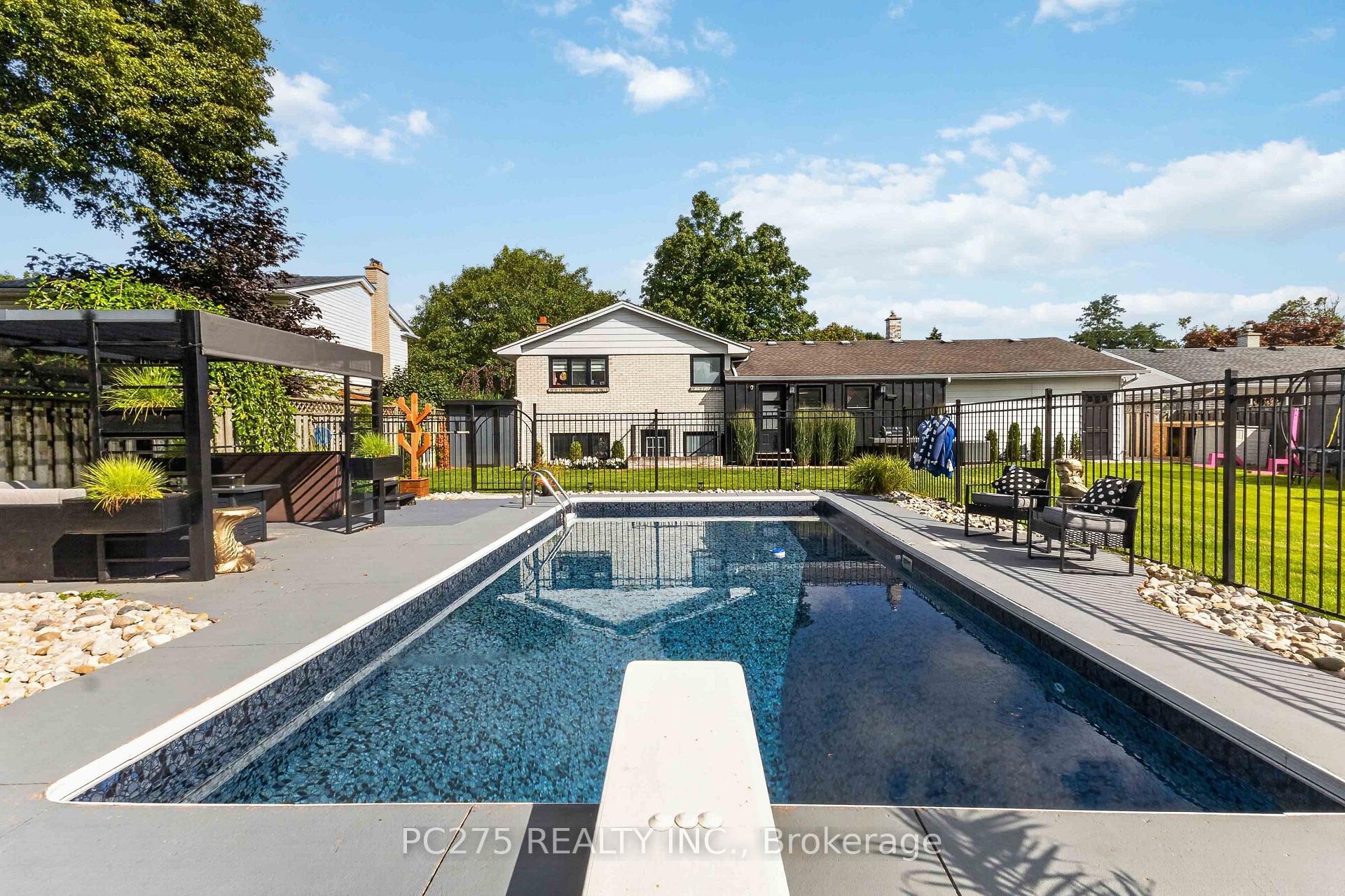 Photo 48 of 5 Field Road, London, South V — HOMEH