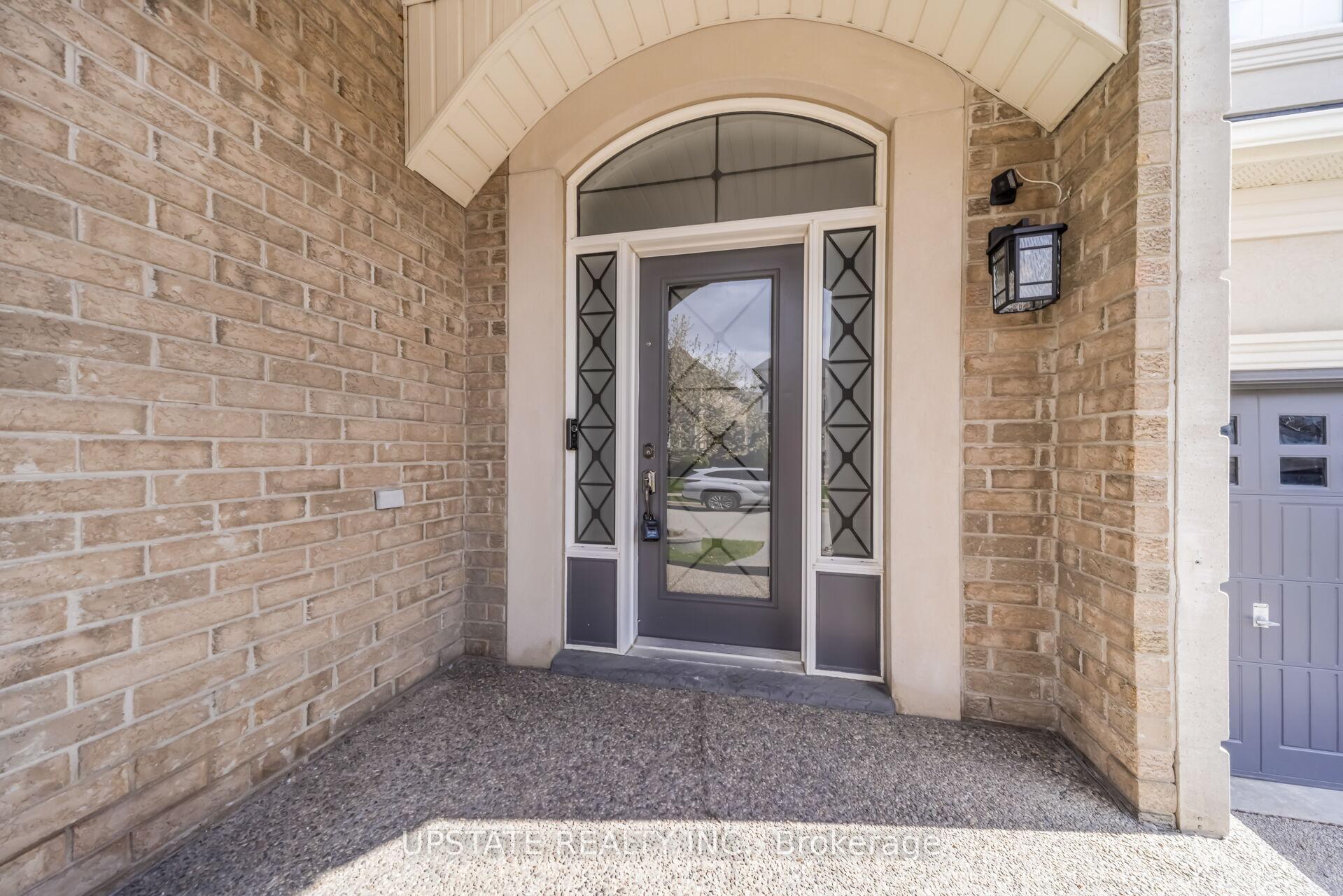 Photo 3 of 19 Eaglesprings Crescent, Brampton, Bram East — HOMEH
