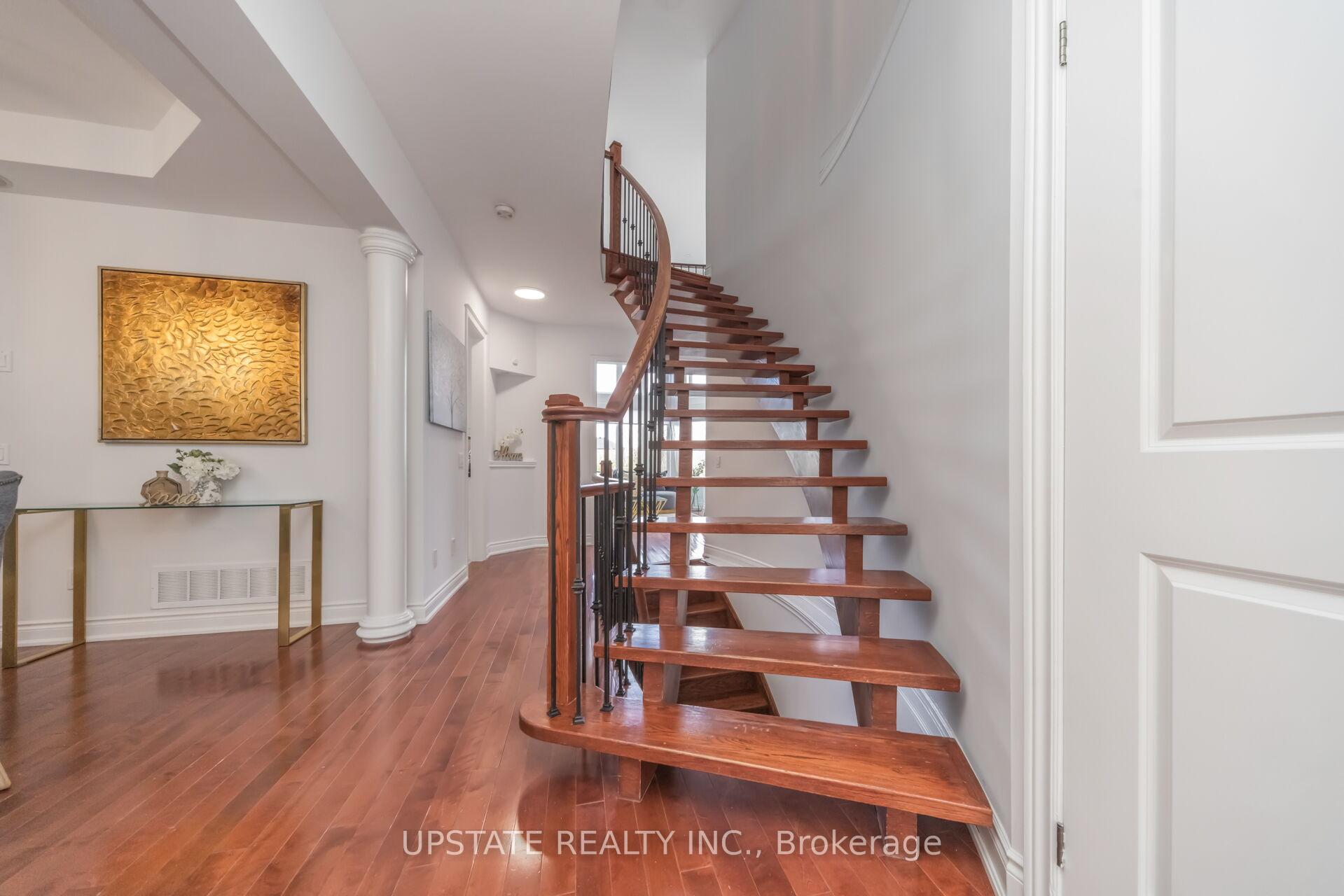Photo 25 of 19 Eaglesprings Crescent, Brampton, Bram East — HOMEH
