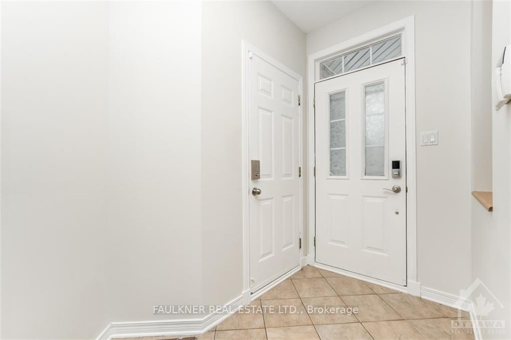 Photo 2 of 66 Craighall Circle, Ottawa, Hunt Club Park/Greenboro — HOMEH