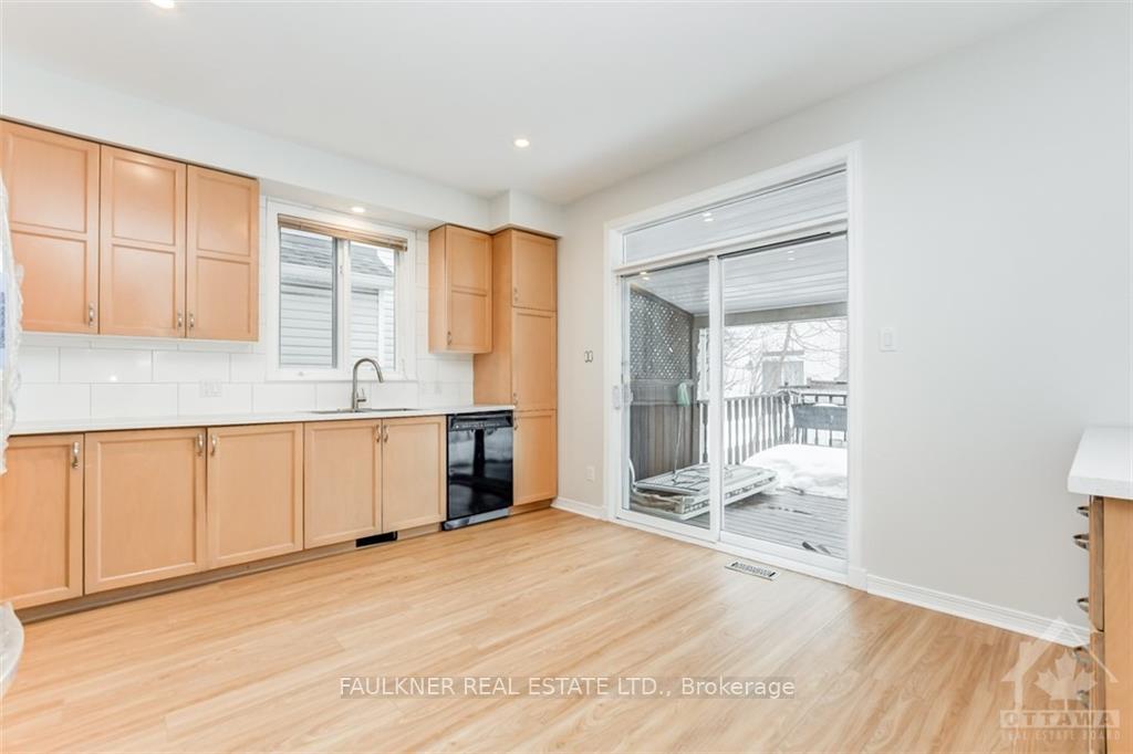 Photo 5 of 66 Craighall Circle, Ottawa, Hunt Club Park/Greenboro — HOMEH