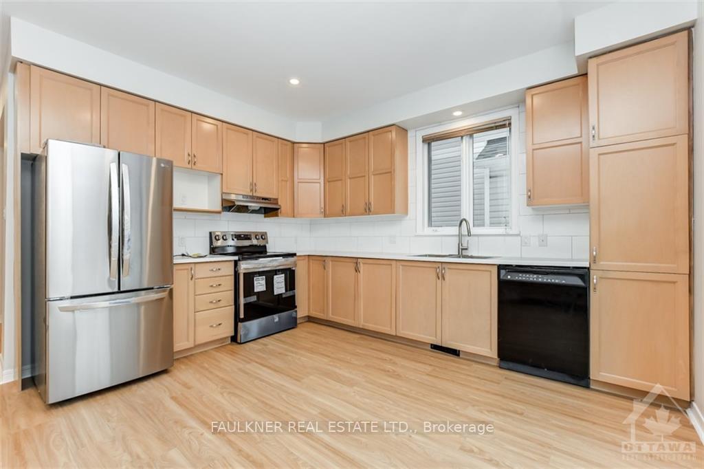 Photo 6 of 66 Craighall Circle, Ottawa, Hunt Club Park/Greenboro — HOMEH