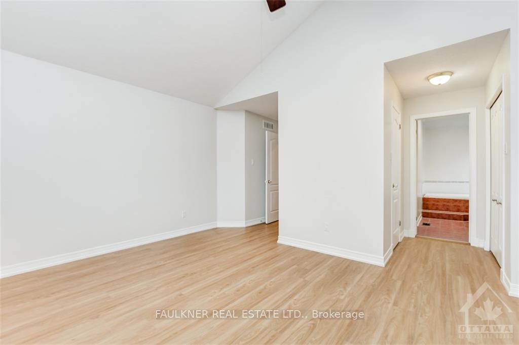 Photo 11 of 66 Craighall Circle, Ottawa, Hunt Club Park/Greenboro — HOMEH