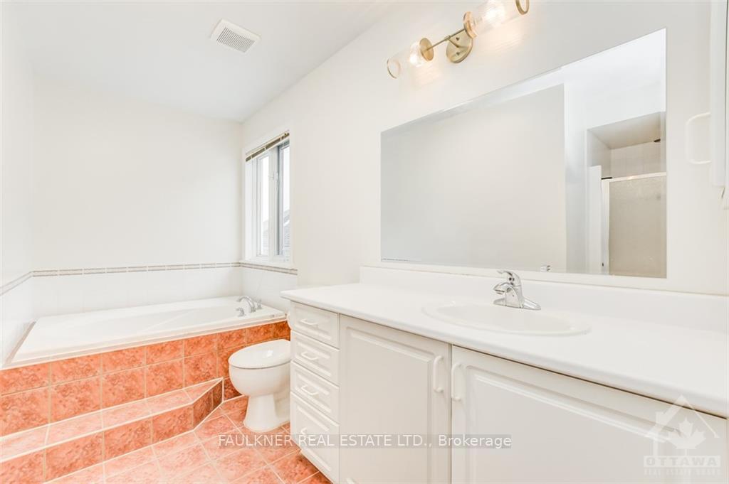 Photo 12 of 66 Craighall Circle, Ottawa, Hunt Club Park/Greenboro — HOMEH