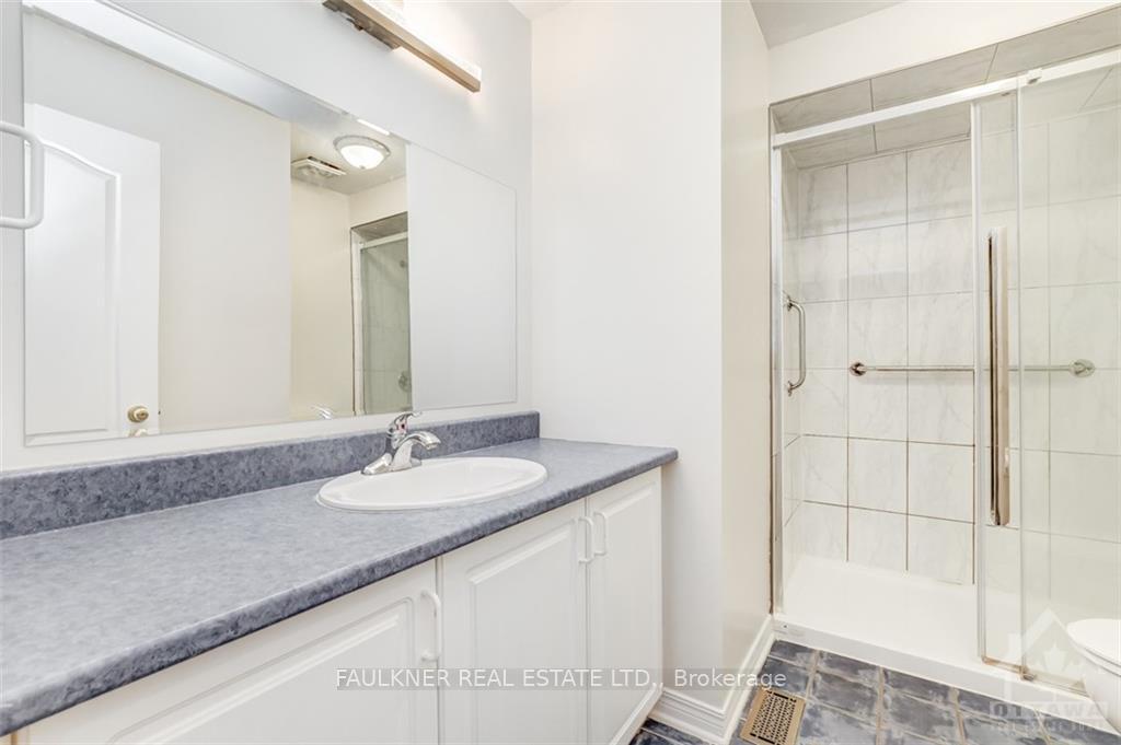 Photo 16 of 66 Craighall Circle, Ottawa, Hunt Club Park/Greenboro — HOMEH