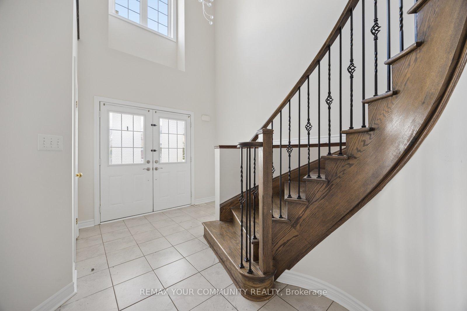 Photo 3 of 905 Greenhill Avenue, Oshawa, Taunton — HOMEH
