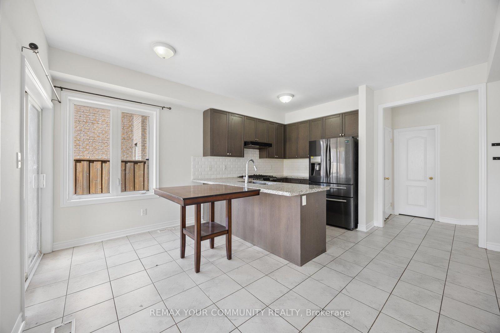 Photo 6 of 905 Greenhill Avenue, Oshawa, Taunton — HOMEH