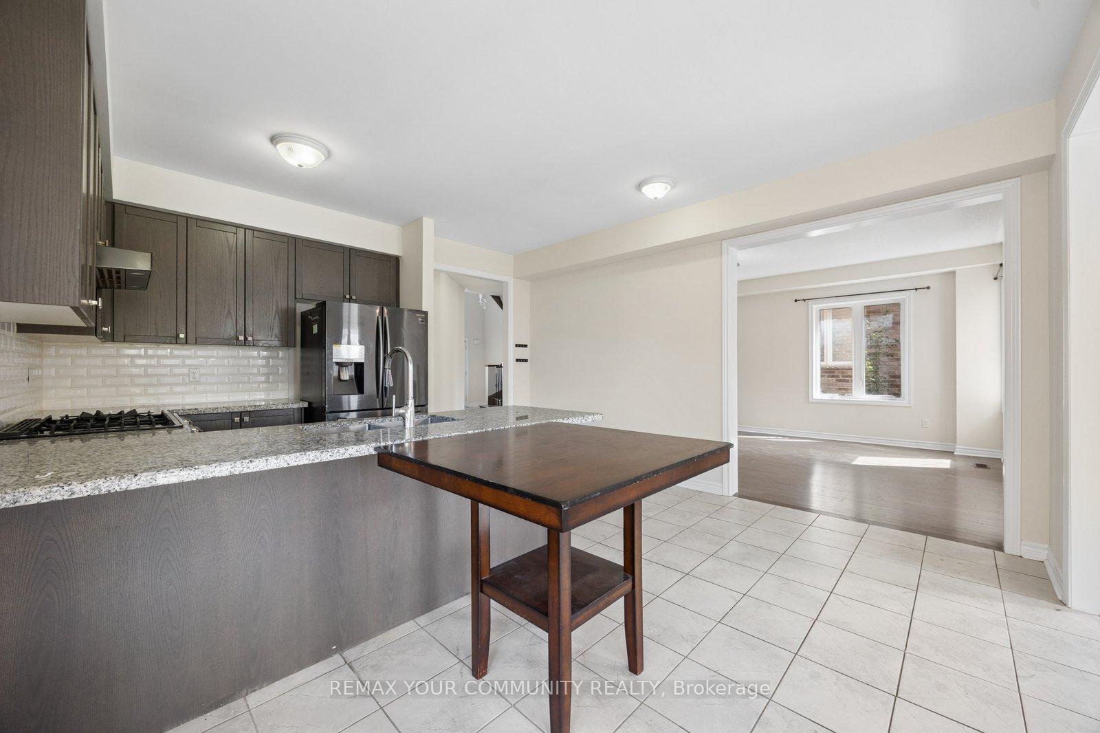 Photo 10 of 905 Greenhill Avenue, Oshawa, Taunton — HOMEH