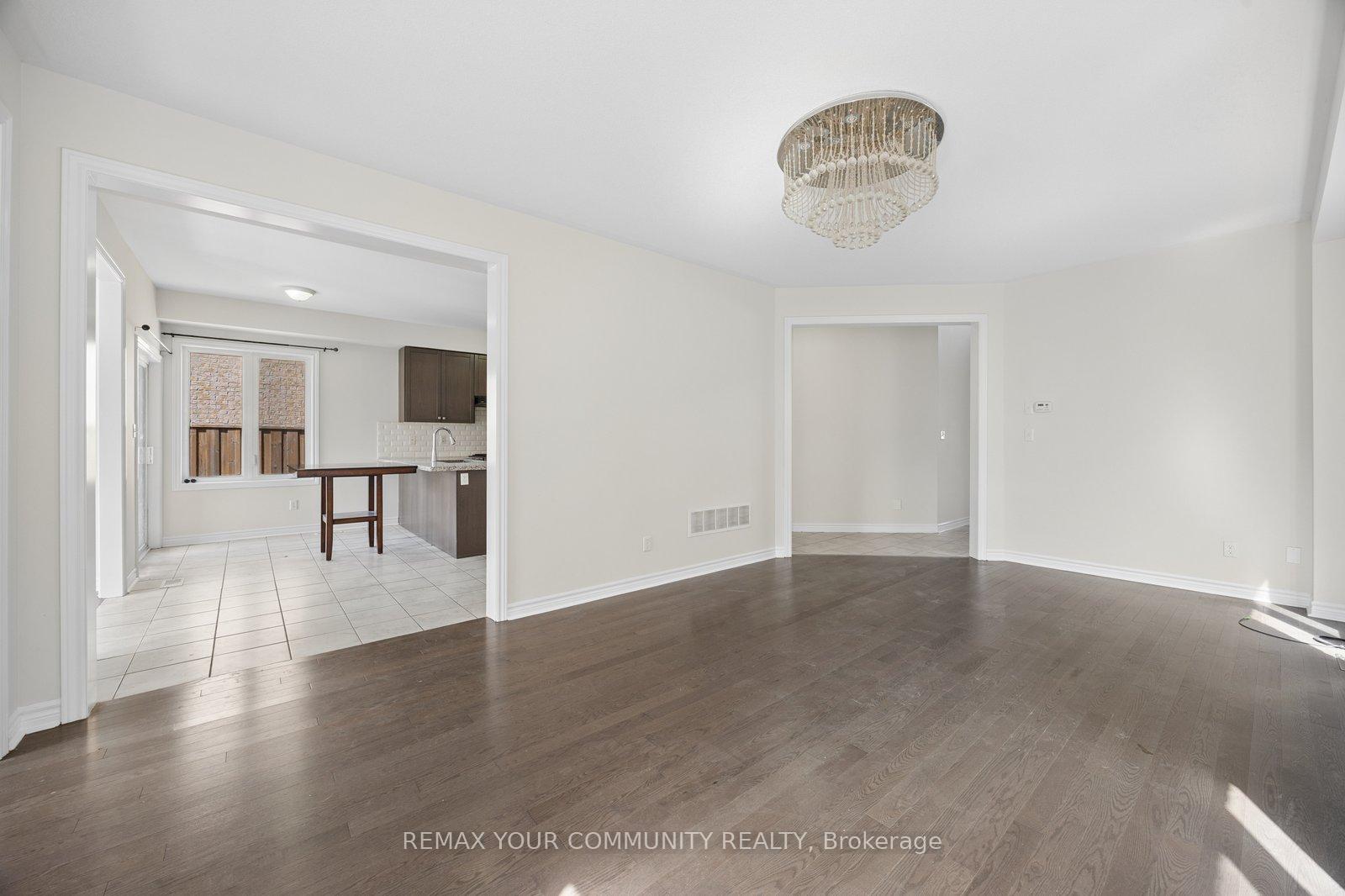 Photo 7 of 905 Greenhill Avenue, Oshawa, Taunton — HOMEH