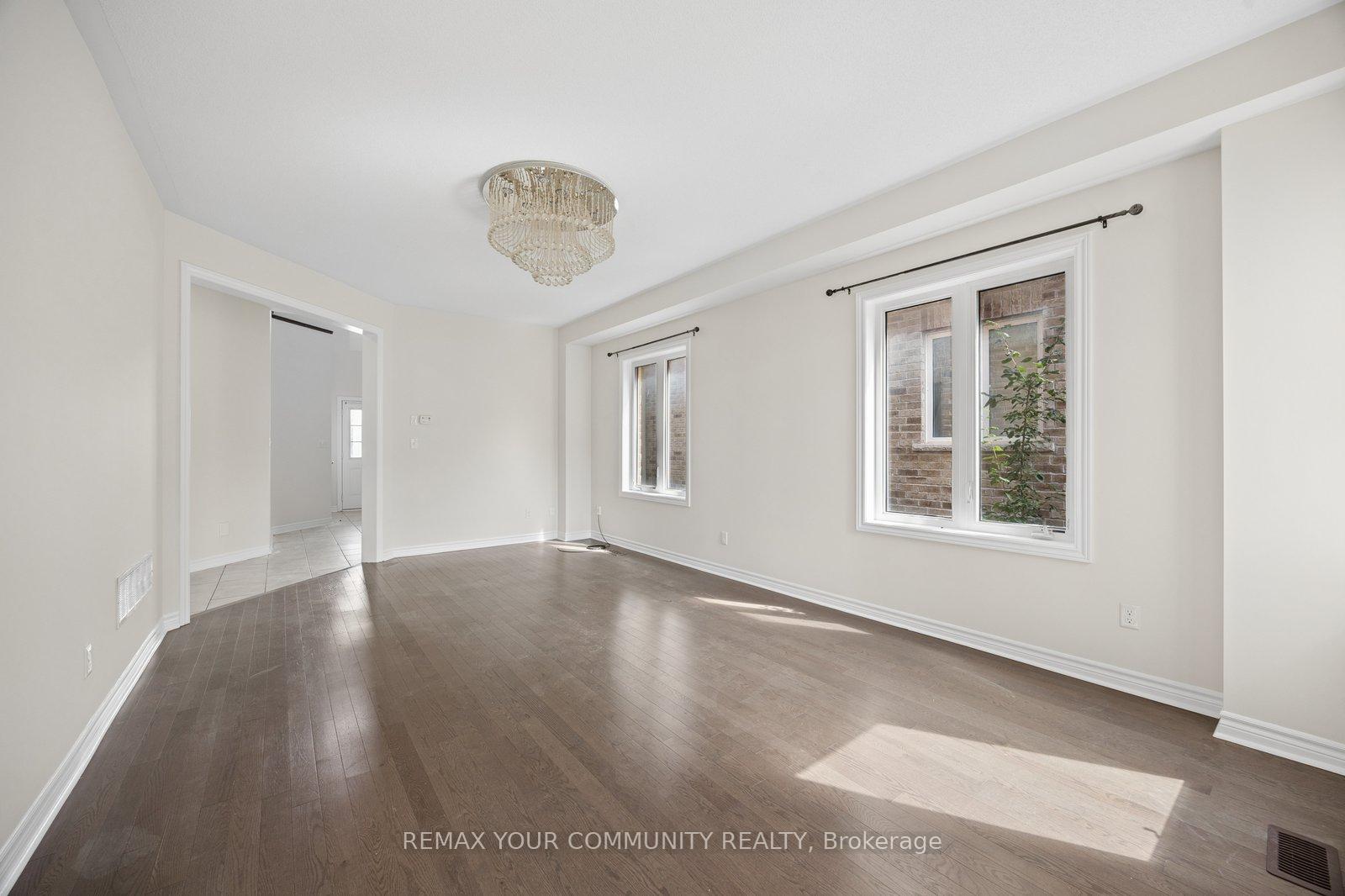 Photo 15 of 905 Greenhill Avenue, Oshawa, Taunton — HOMEH