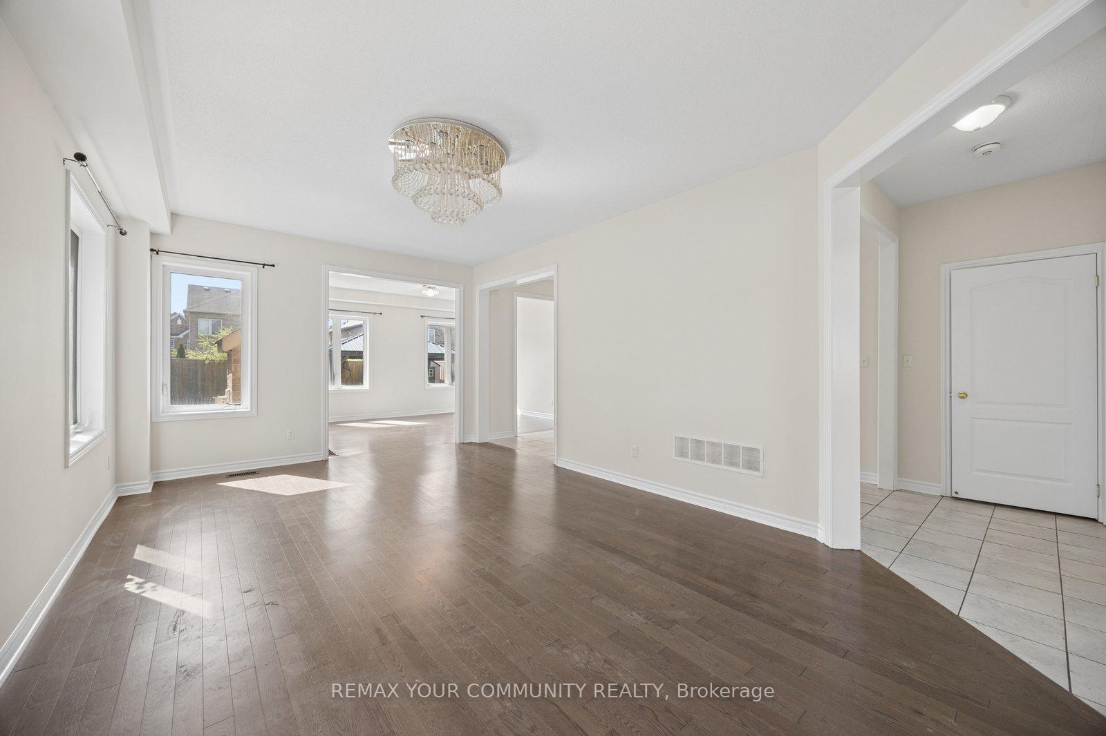 Photo 17 of 905 Greenhill Avenue, Oshawa, Taunton — HOMEH