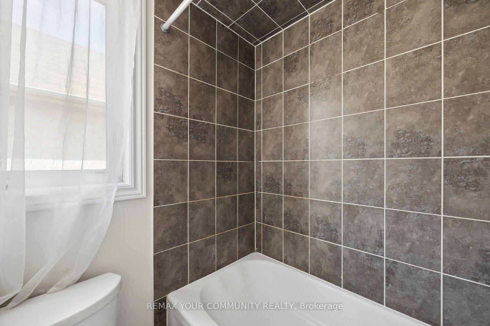 Photo 36 of 905 Greenhill Avenue, Oshawa, Taunton — HOMEH