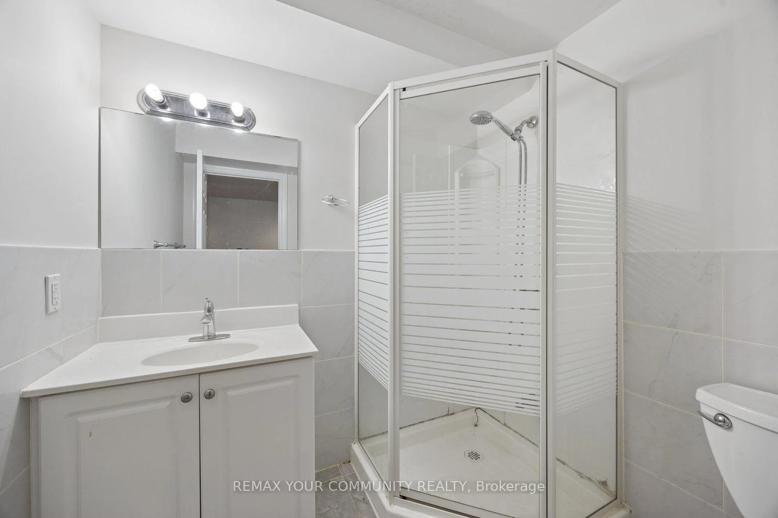 Photo 35 of 905 Greenhill Avenue, Oshawa, Taunton — HOMEH
