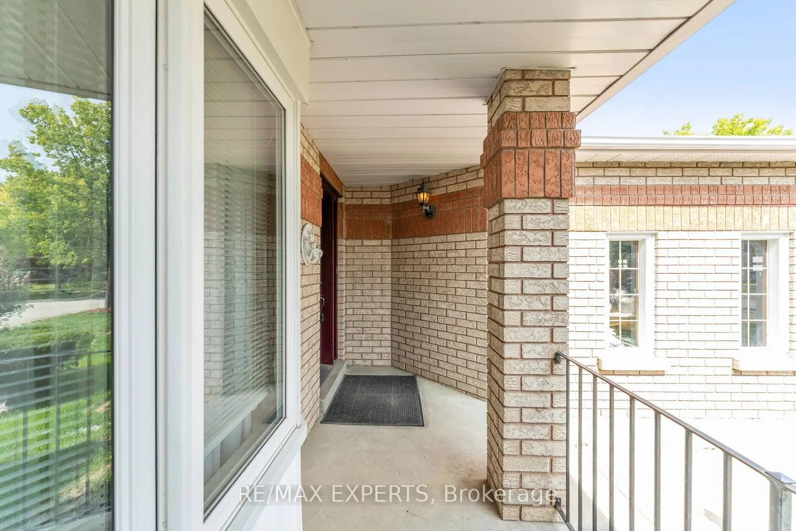 Photo 8 of 157 Cherokee Drive, Vaughan, Maple — HOMEH