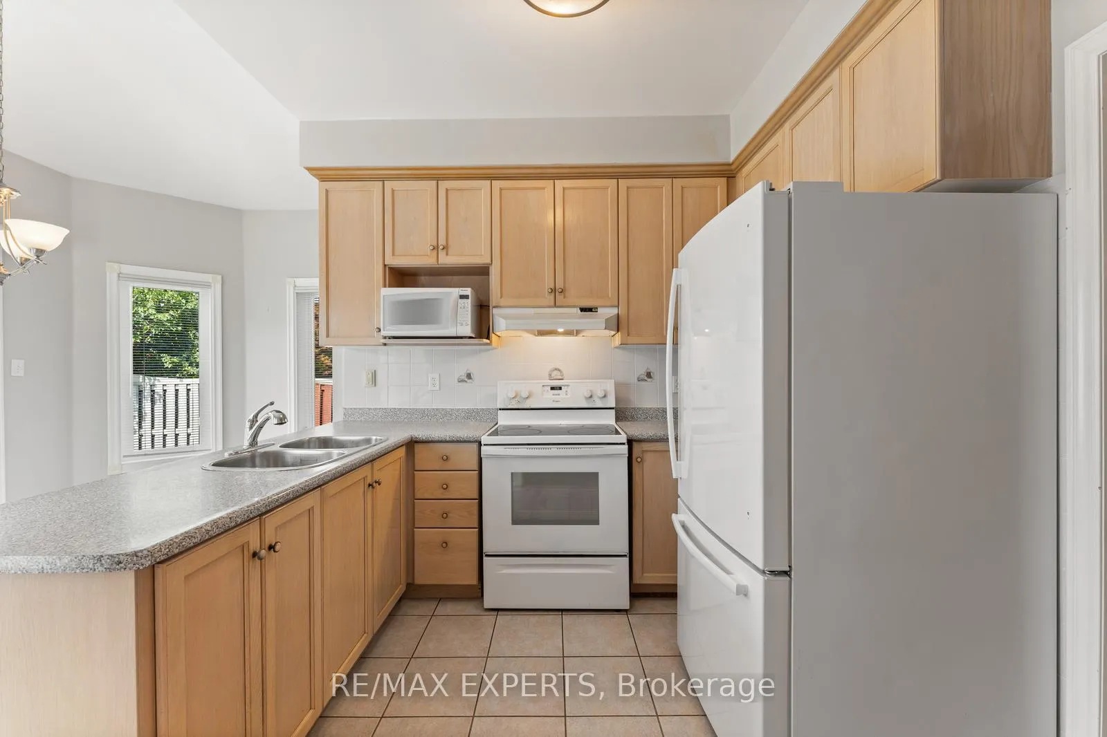 Photo 15 of 157 Cherokee Drive, Vaughan, Maple — HOMEH