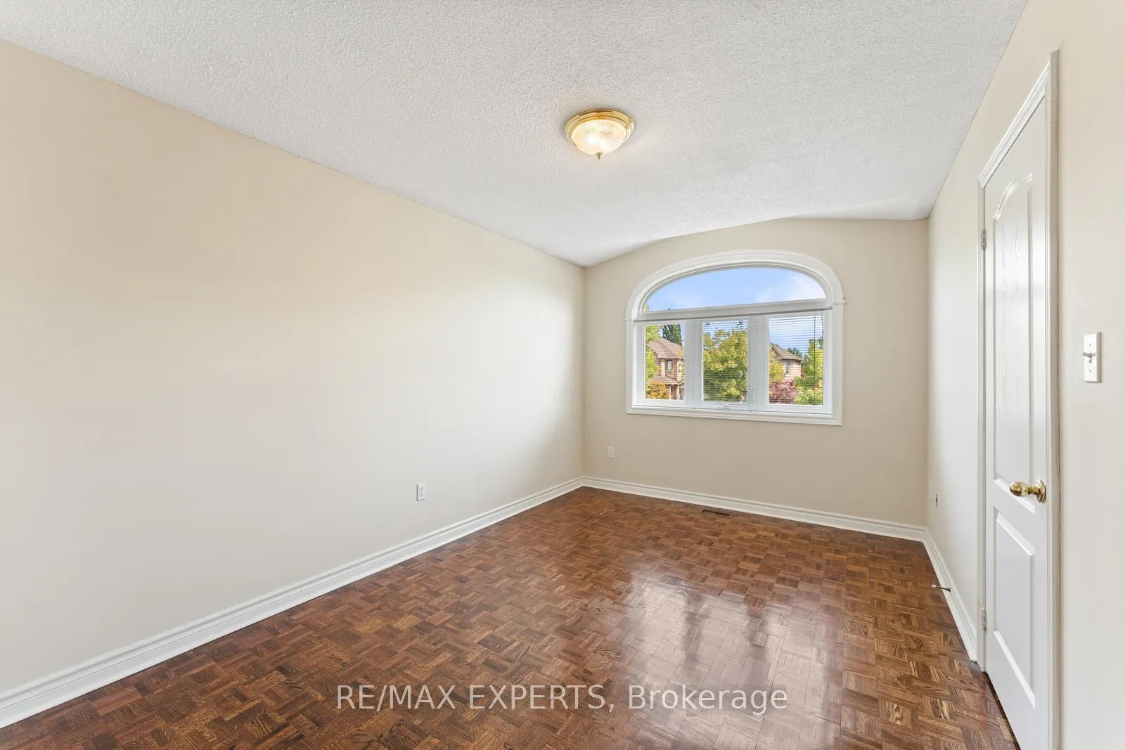 Photo 28 of 157 Cherokee Drive, Vaughan, Maple — HOMEH