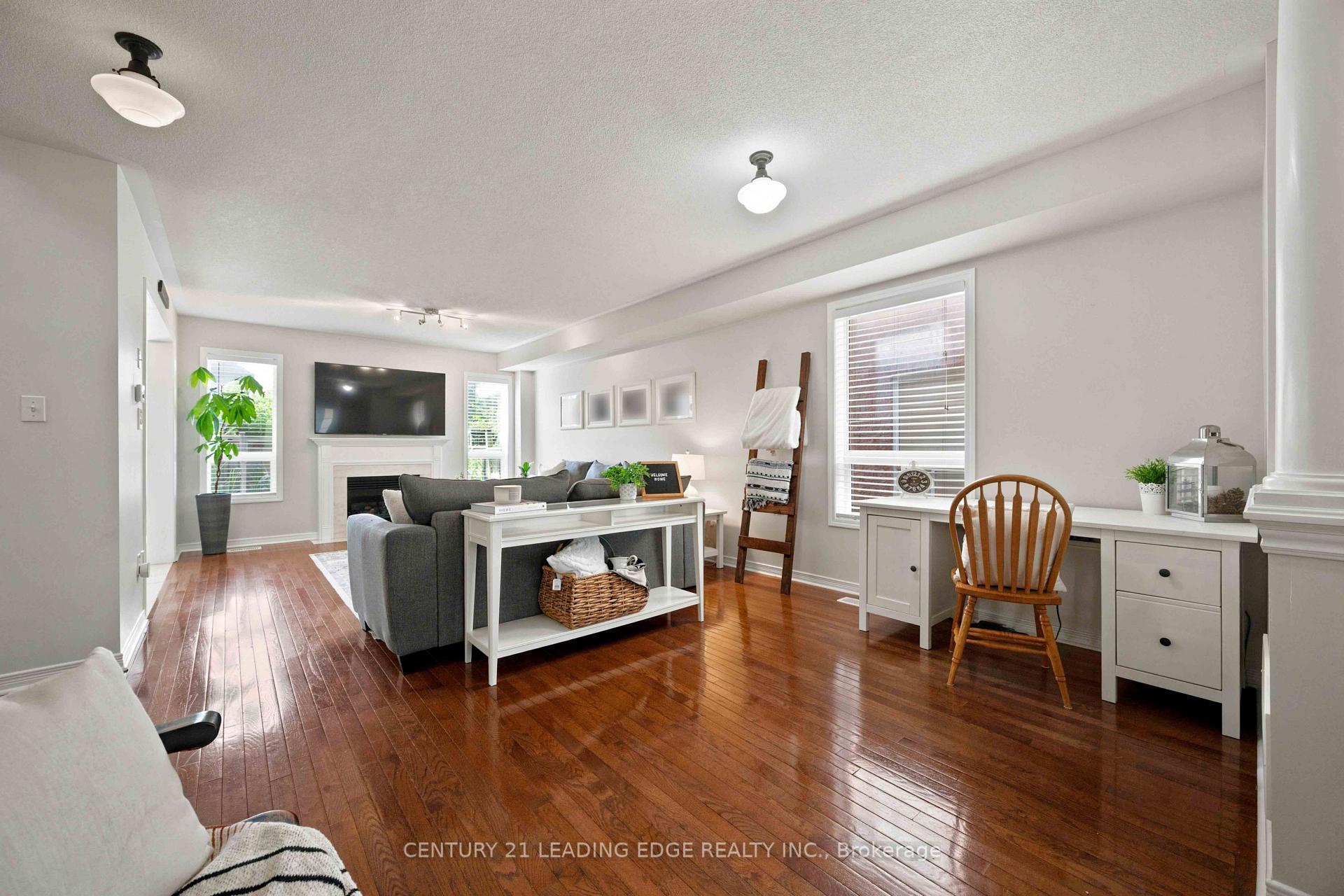 Photo 3 of 16 Bolster Lane, Uxbridge — HOMEH