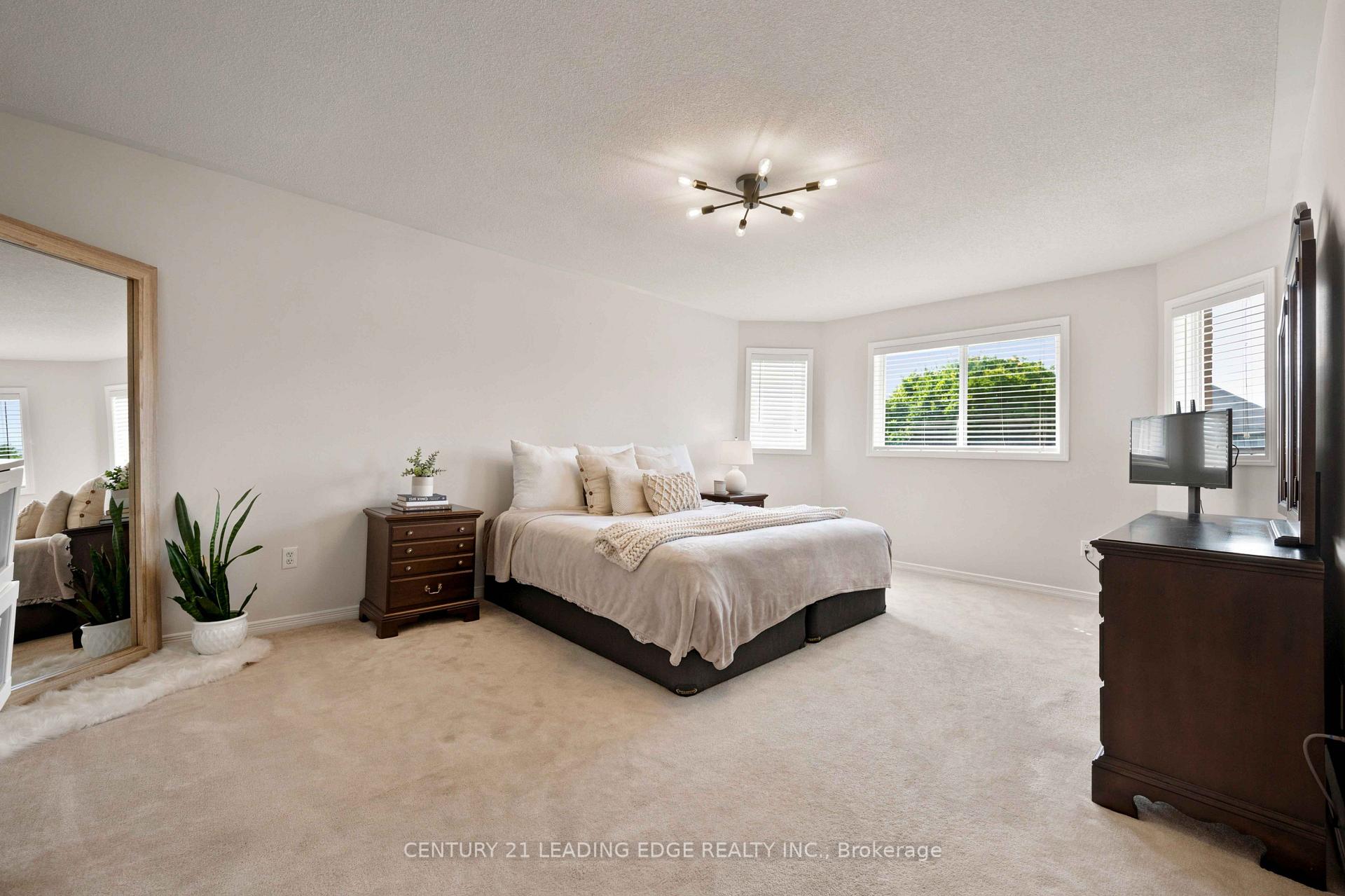 Photo 19 of 16 Bolster Lane, Uxbridge — HOMEH