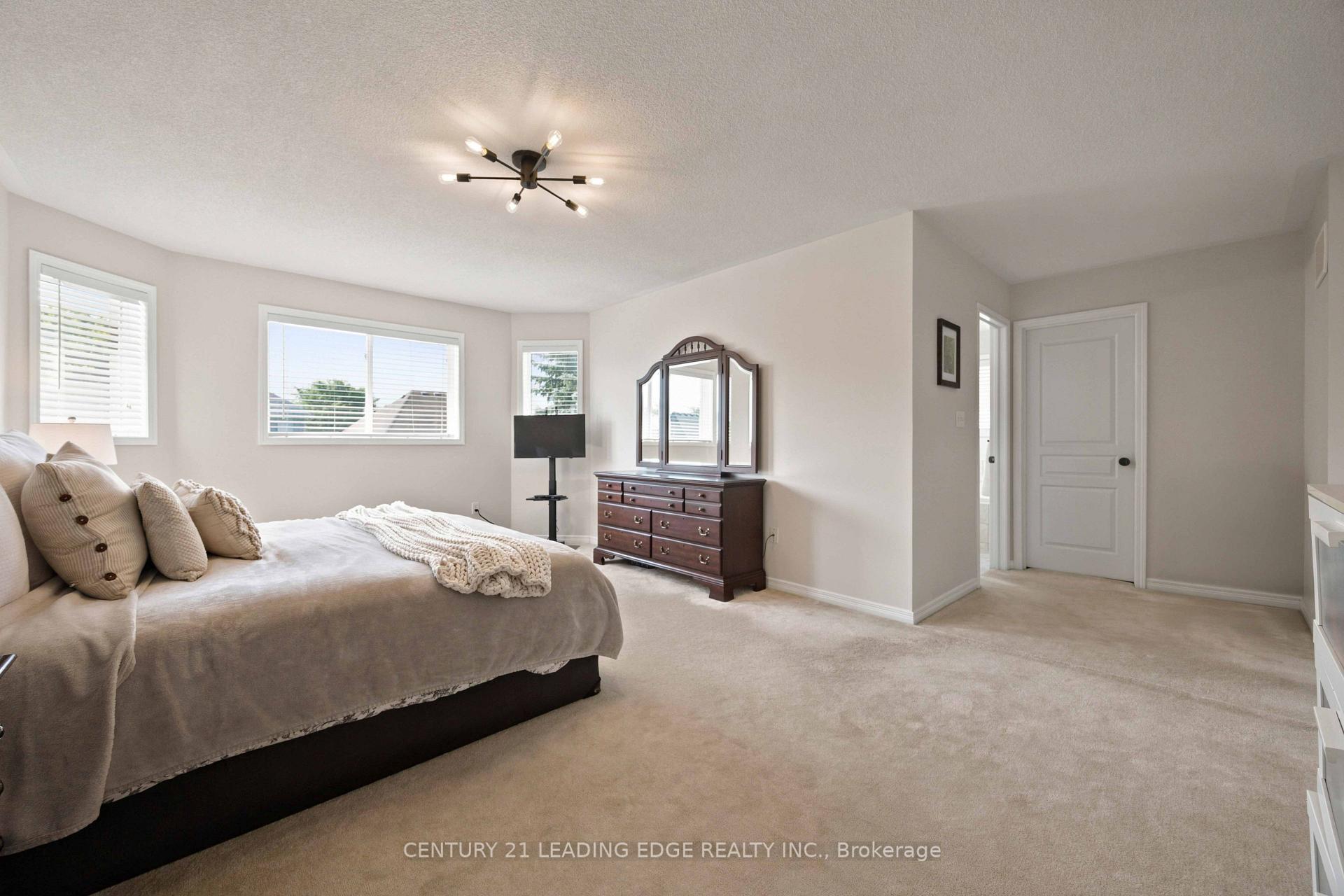 Photo 20 of 16 Bolster Lane, Uxbridge — HOMEH