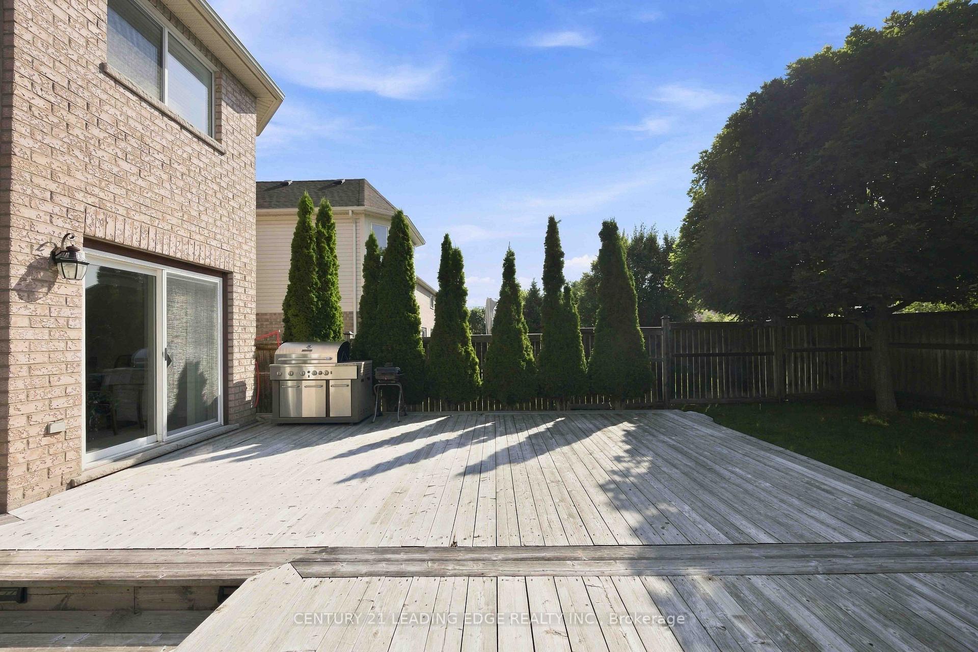 Photo 33 of 16 Bolster Lane, Uxbridge — HOMEH