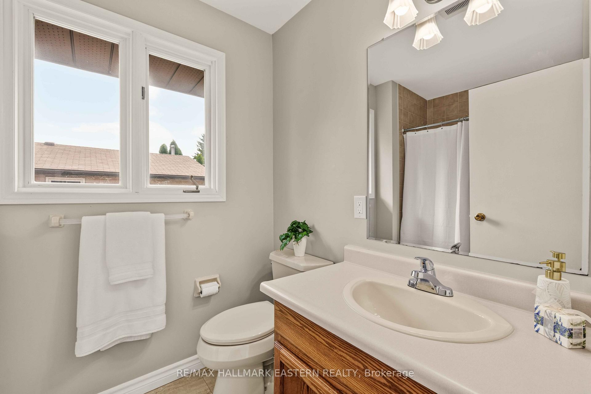 Photo 12 of 1161 Normandy Street, Peterborough, Northcrest Ward 5 — HOMEH