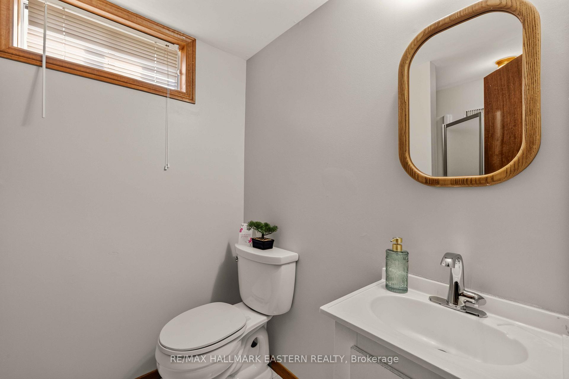 Photo 23 of 1161 Normandy Street, Peterborough, Northcrest Ward 5 — HOMEH