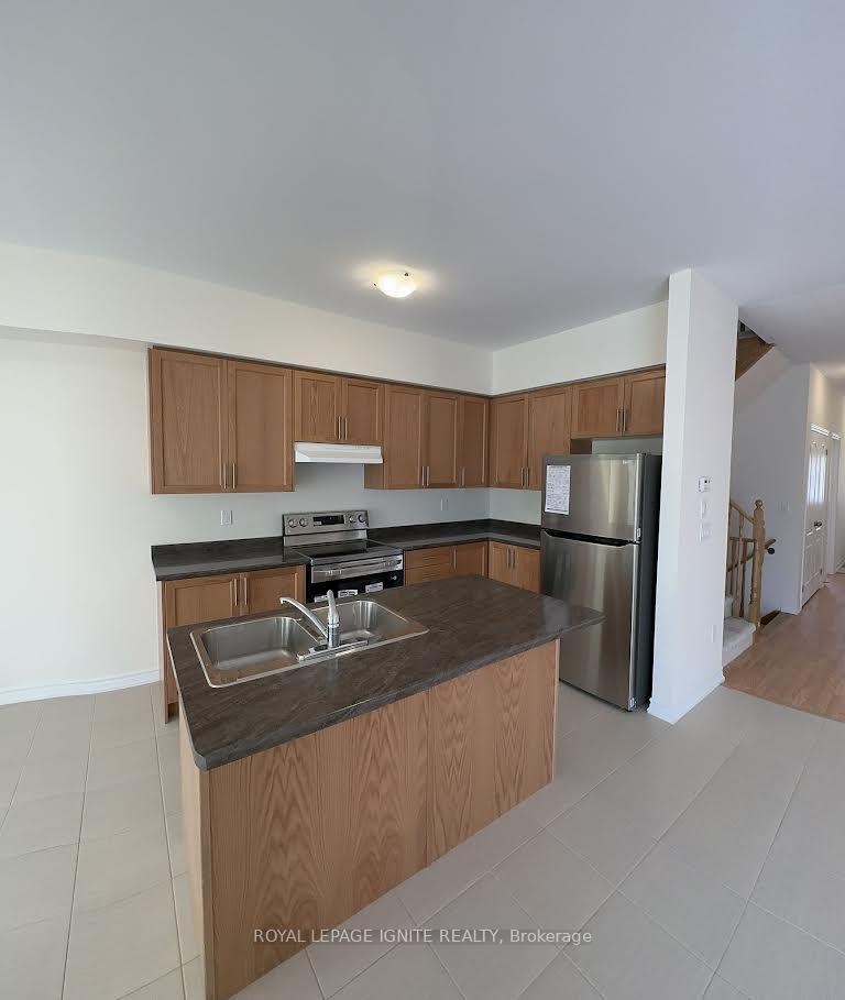 Photo 3 of 25 Jack Potts Way, Clarington, Courtice — HOMEH