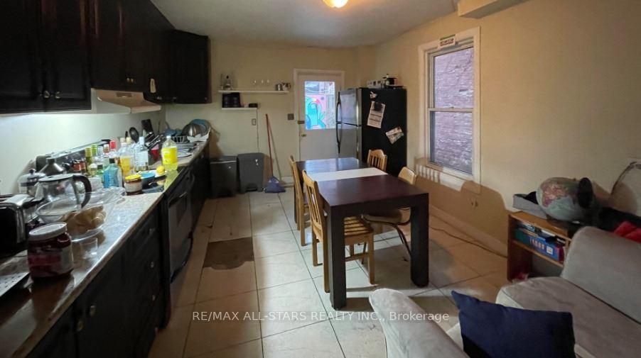 Photo 5 of 243 Lippincott Street, Toronto, University — HOMEH