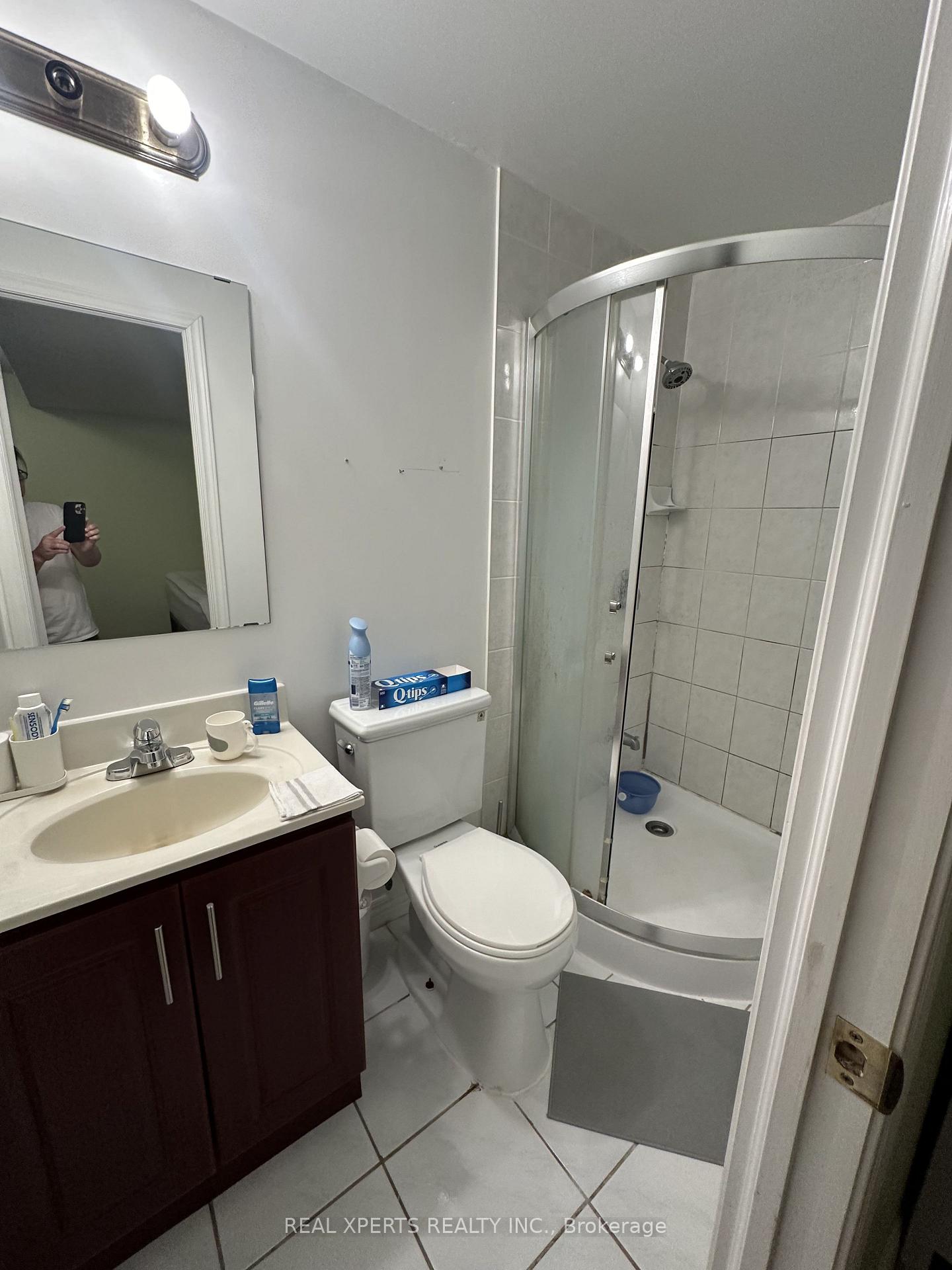 Photo 4 of 384 Cook Road, North York, York University Heights — HOMEH