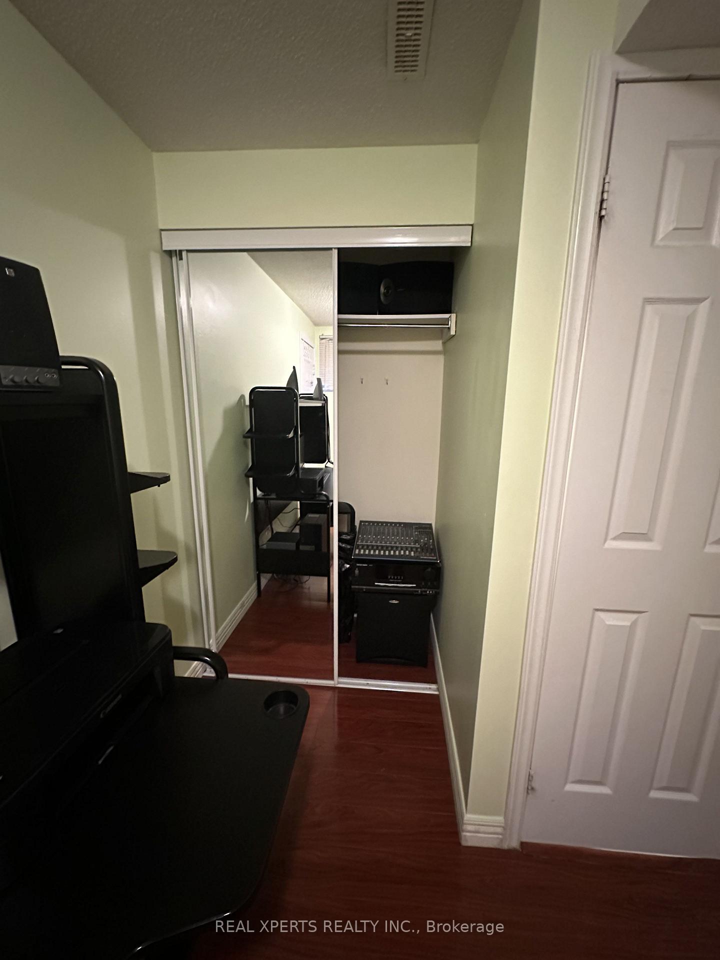 Photo 5 of 384 Cook Road, North York, York University Heights — HOMEH