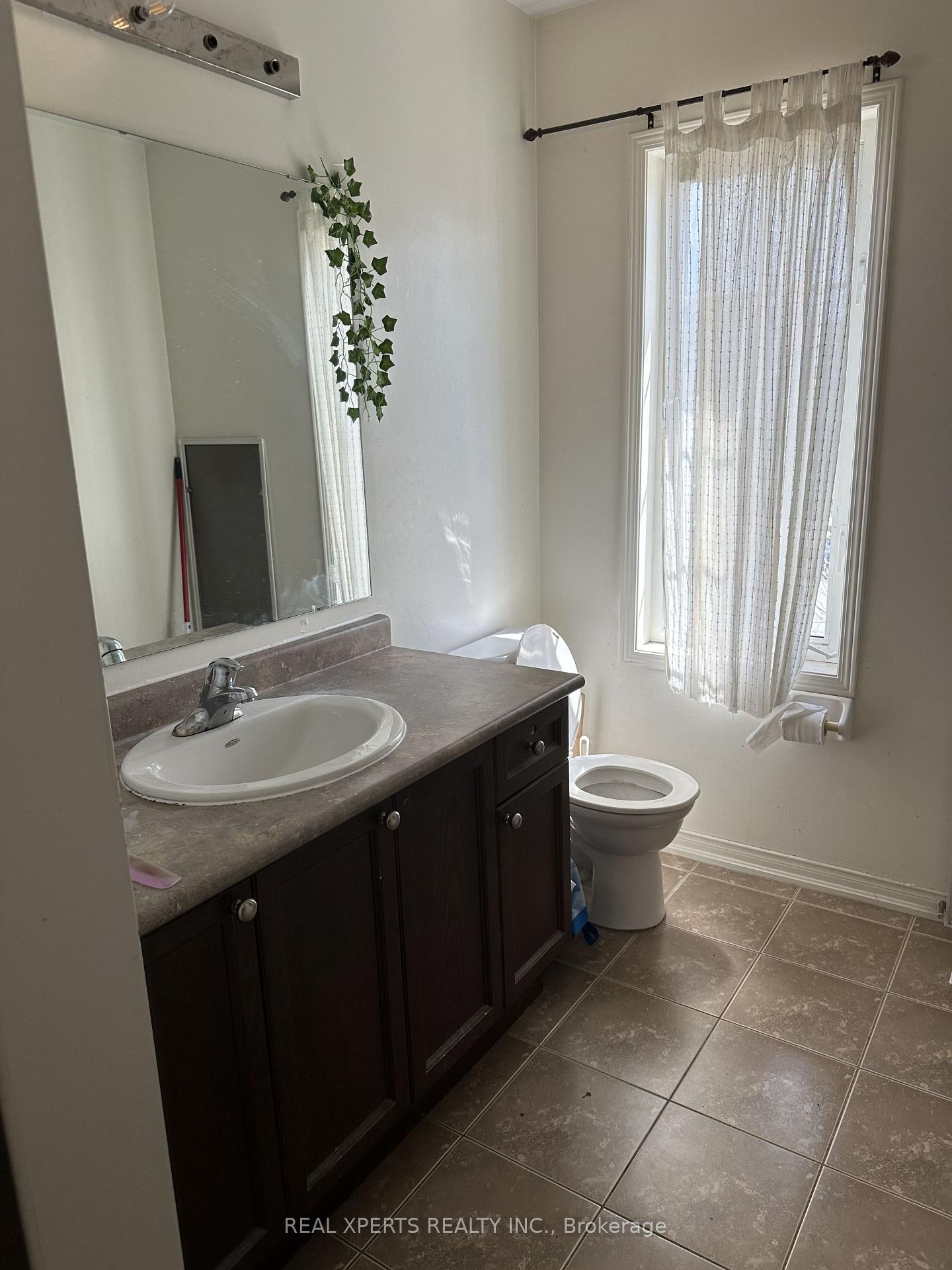 Photo 12 of 384 Cook Road, North York, York University Heights — HOMEH