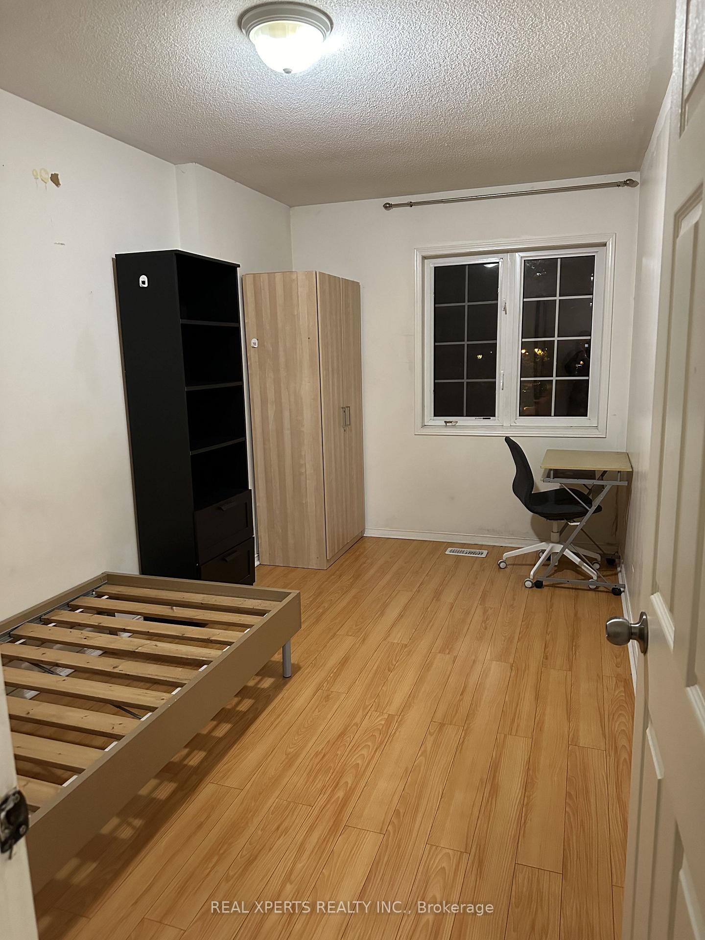 Photo 14 of 384 Cook Road, North York, York University Heights — HOMEH