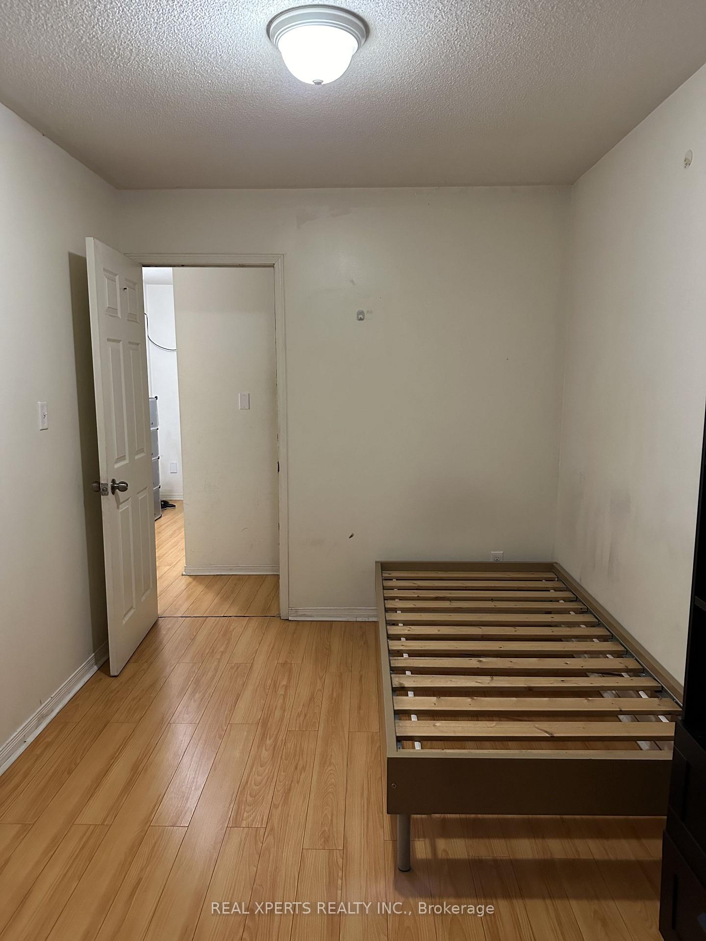 Photo 15 of 384 Cook Road, North York, York University Heights — HOMEH