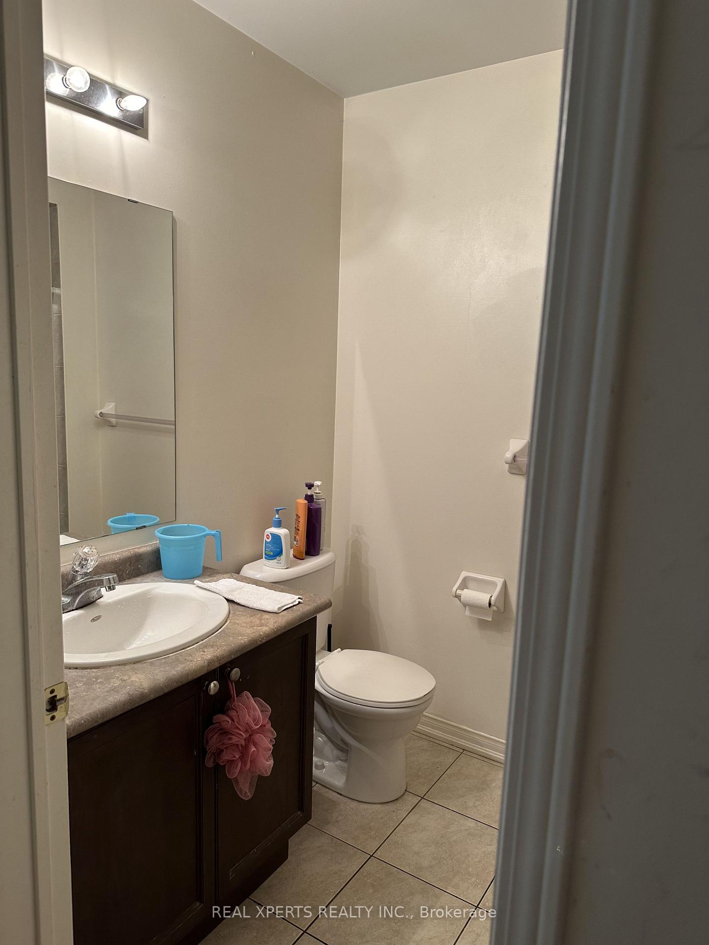 Photo 16 of 384 Cook Road, North York, York University Heights — HOMEH