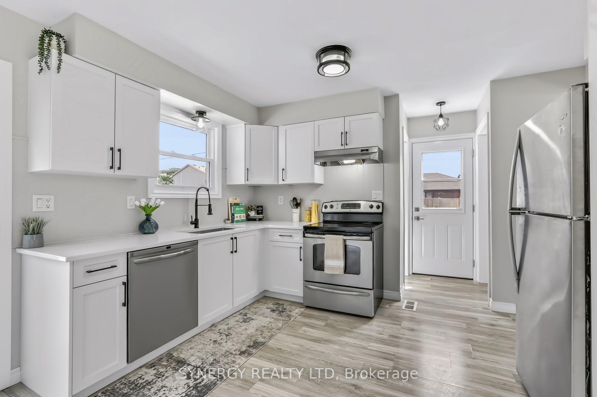 Photo 7 of 81 Brennan Drive, Strathroy-Caradoc, NW — HOMEH