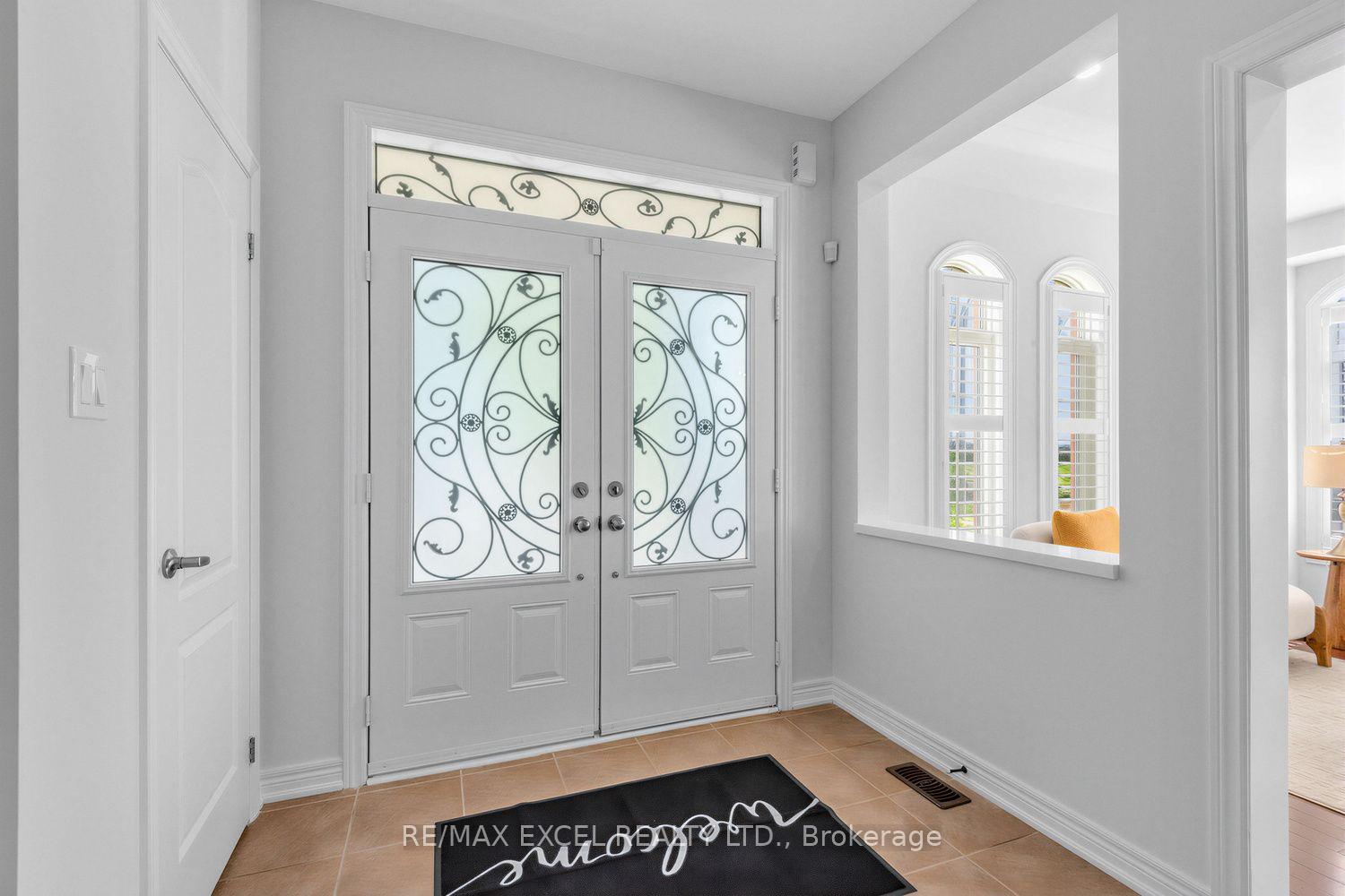 Photo 3 of 43 Pearl Lake Road, Markham, Cornell — HOMEH
