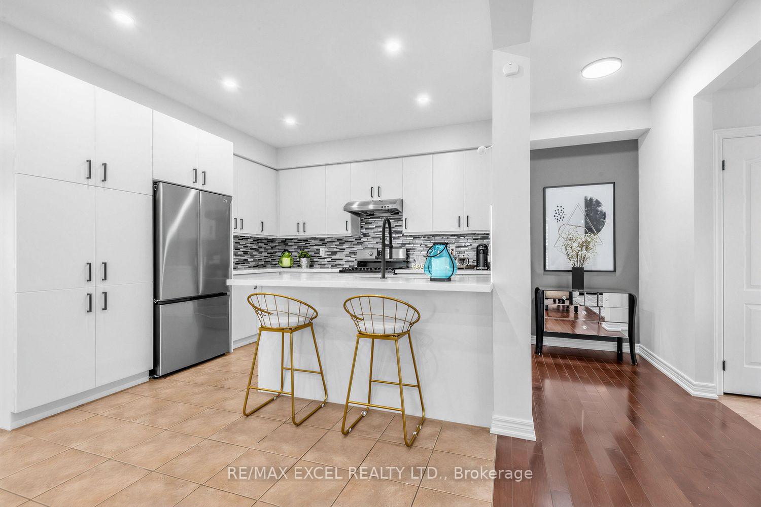 Photo 12 of 43 Pearl Lake Road, Markham, Cornell — HOMEH