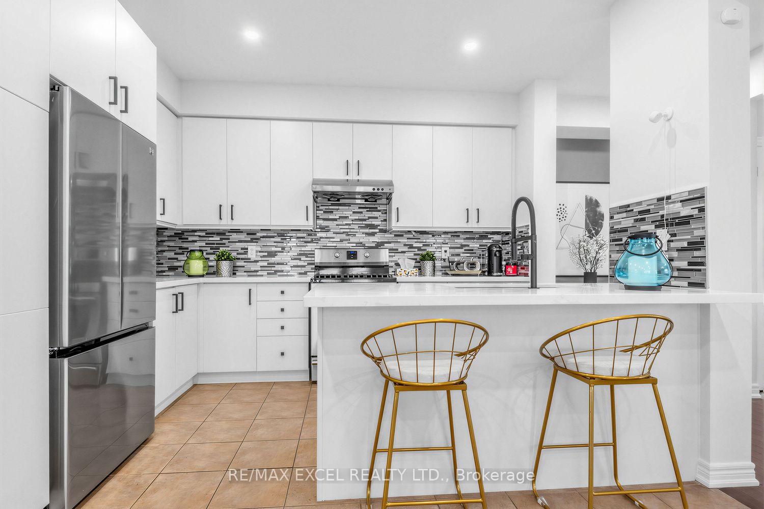 Photo 13 of 43 Pearl Lake Road, Markham, Cornell — HOMEH