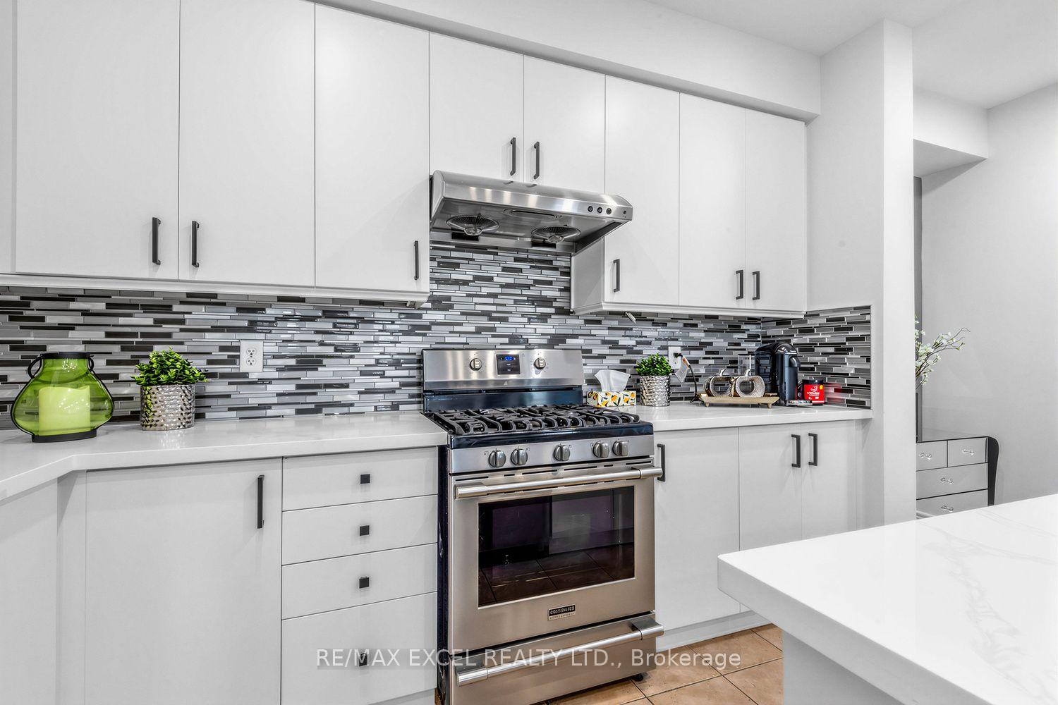 Photo 14 of 43 Pearl Lake Road, Markham, Cornell — HOMEH