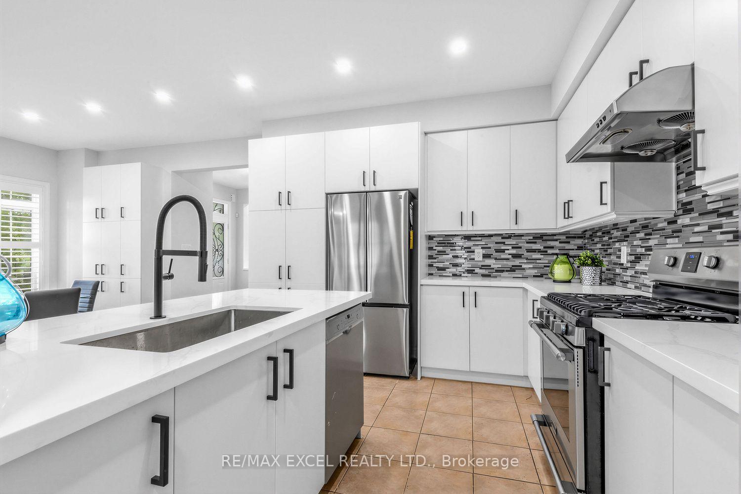 Photo 15 of 43 Pearl Lake Road, Markham, Cornell — HOMEH