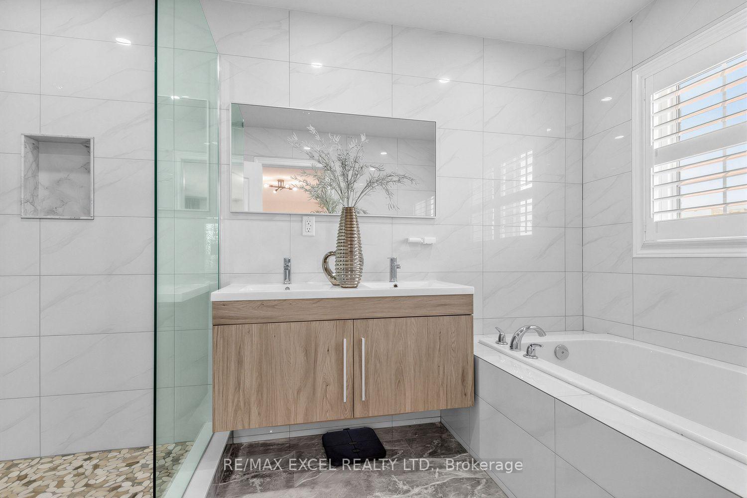 Photo 23 of 43 Pearl Lake Road, Markham, Cornell — HOMEH