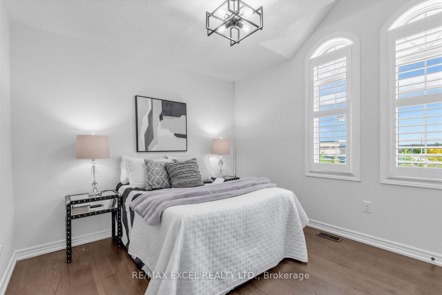 Photo 25 of 43 Pearl Lake Road, Markham, Cornell — HOMEH
