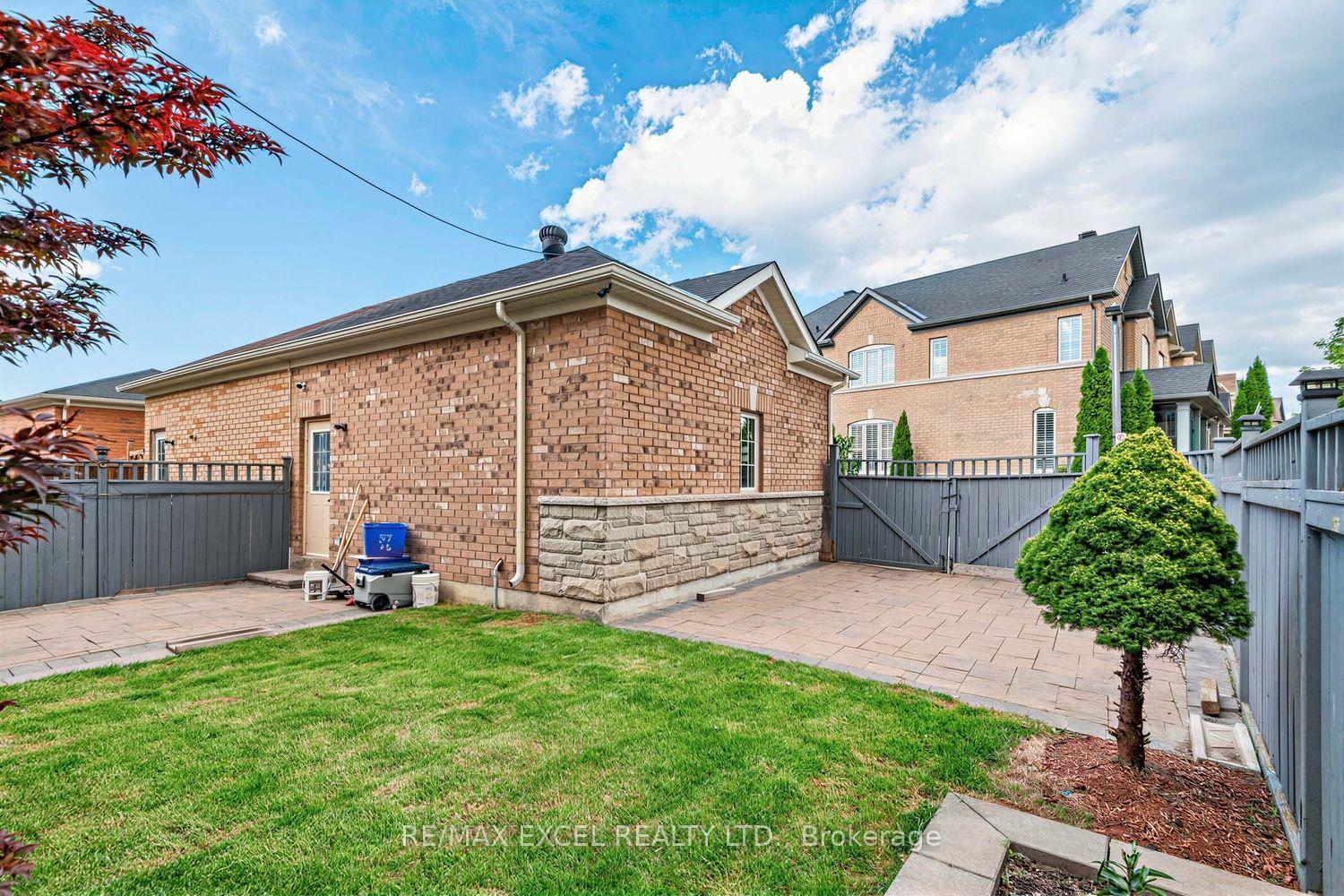 Photo 37 of 43 Pearl Lake Road, Markham, Cornell — HOMEH