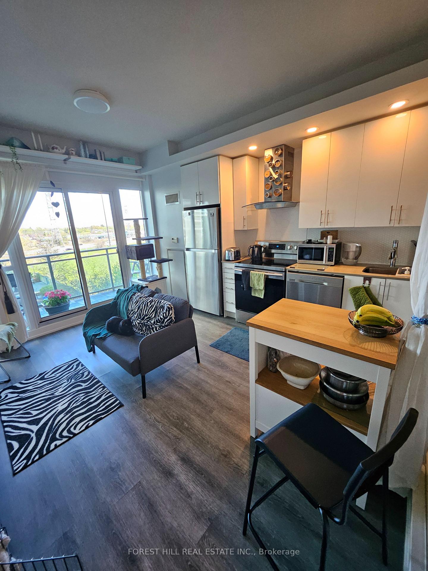 Photo 7 of Unit 623, 165 Legion Road N, Etobicoke, Mimico — HOMEH